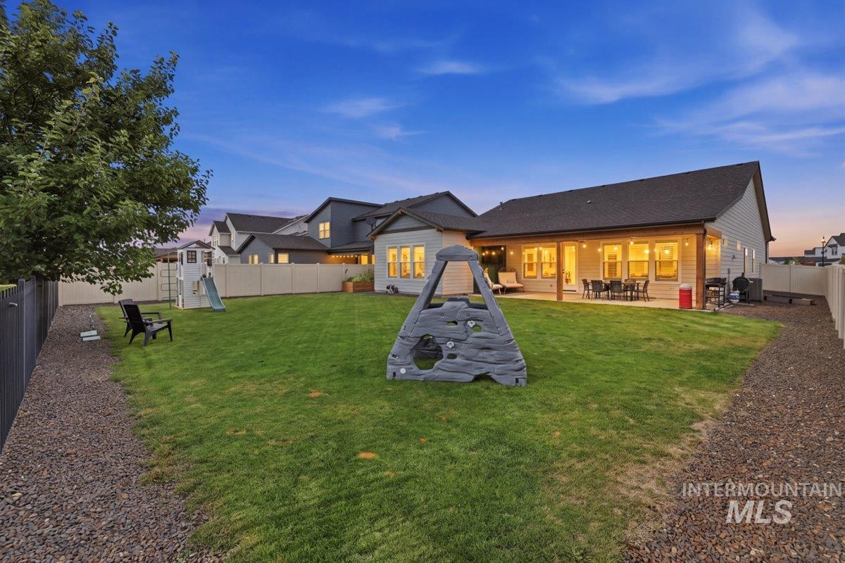 306 S Quincannon Ln, Star, Idaho 83669, 3 Bedrooms, 2.5 Bathrooms, Residential For Sale, Price $799,000, 98998767