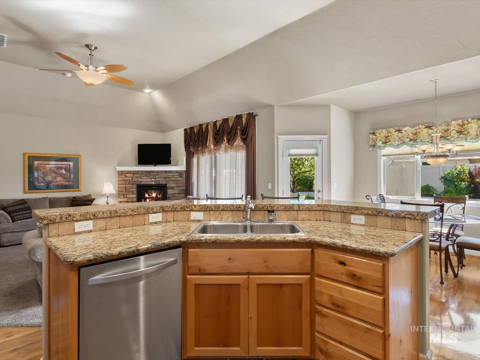 1118 Regency Way, Emmett, Idaho 83617, 4 Bedrooms, 2.5 Bathrooms, Residential For Sale, Price $525,000,MLS 98998769