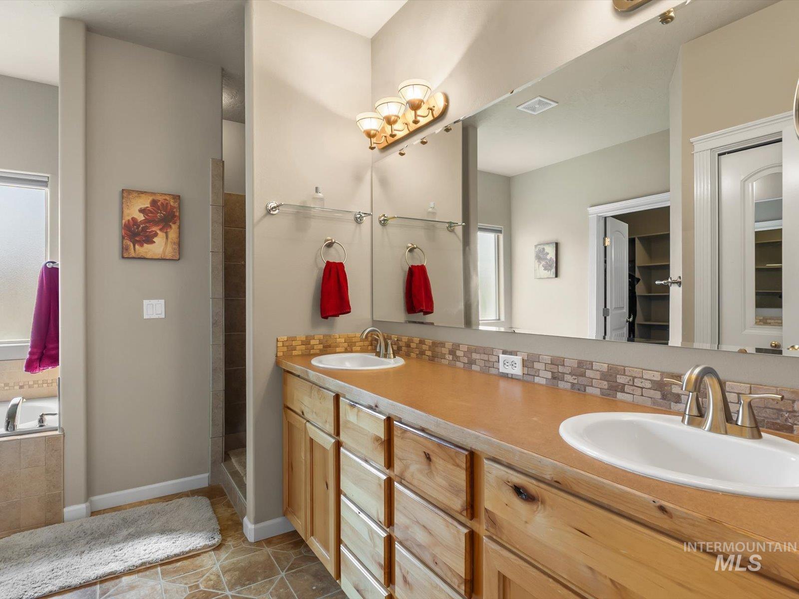 1118 Regency Way, Emmett, Idaho 83617, 4 Bedrooms, 2.5 Bathrooms, Residential For Sale, Price $525,000,MLS 98998769