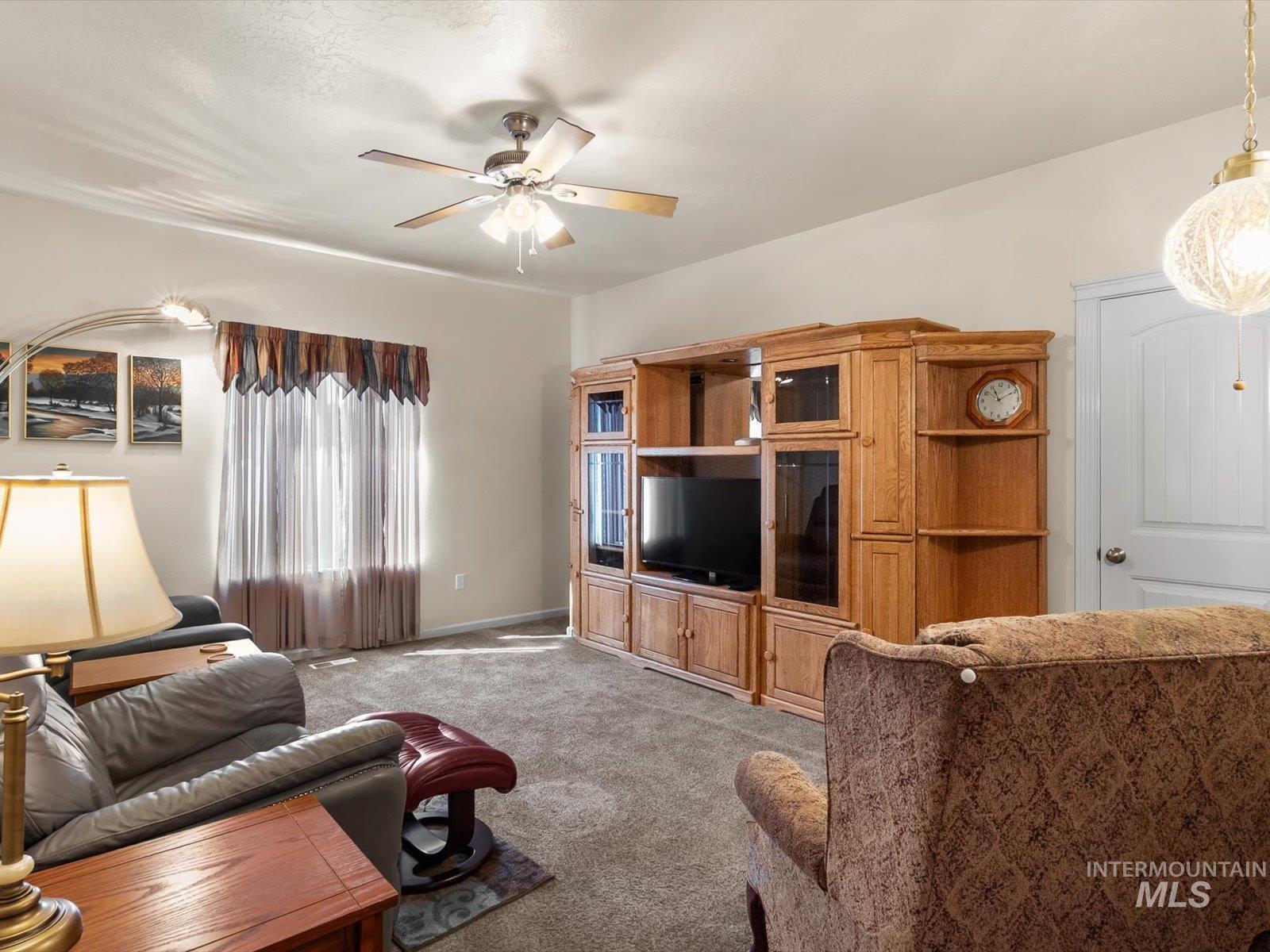 1118 Regency Way, Emmett, Idaho 83617, 4 Bedrooms, 2.5 Bathrooms, Residential For Sale, Price $525,000,MLS 98998769