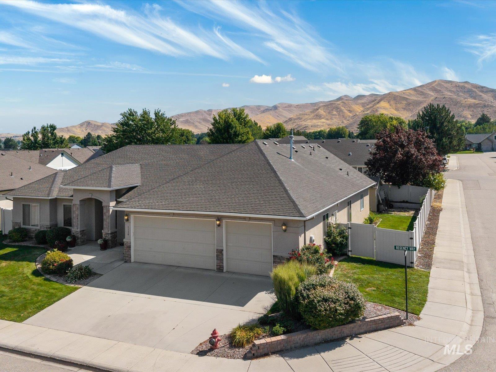 1118 Regency Way, Emmett, Idaho 83617, 4 Bedrooms, 2.5 Bathrooms, Residential For Sale, Price $525,000,MLS 98998769