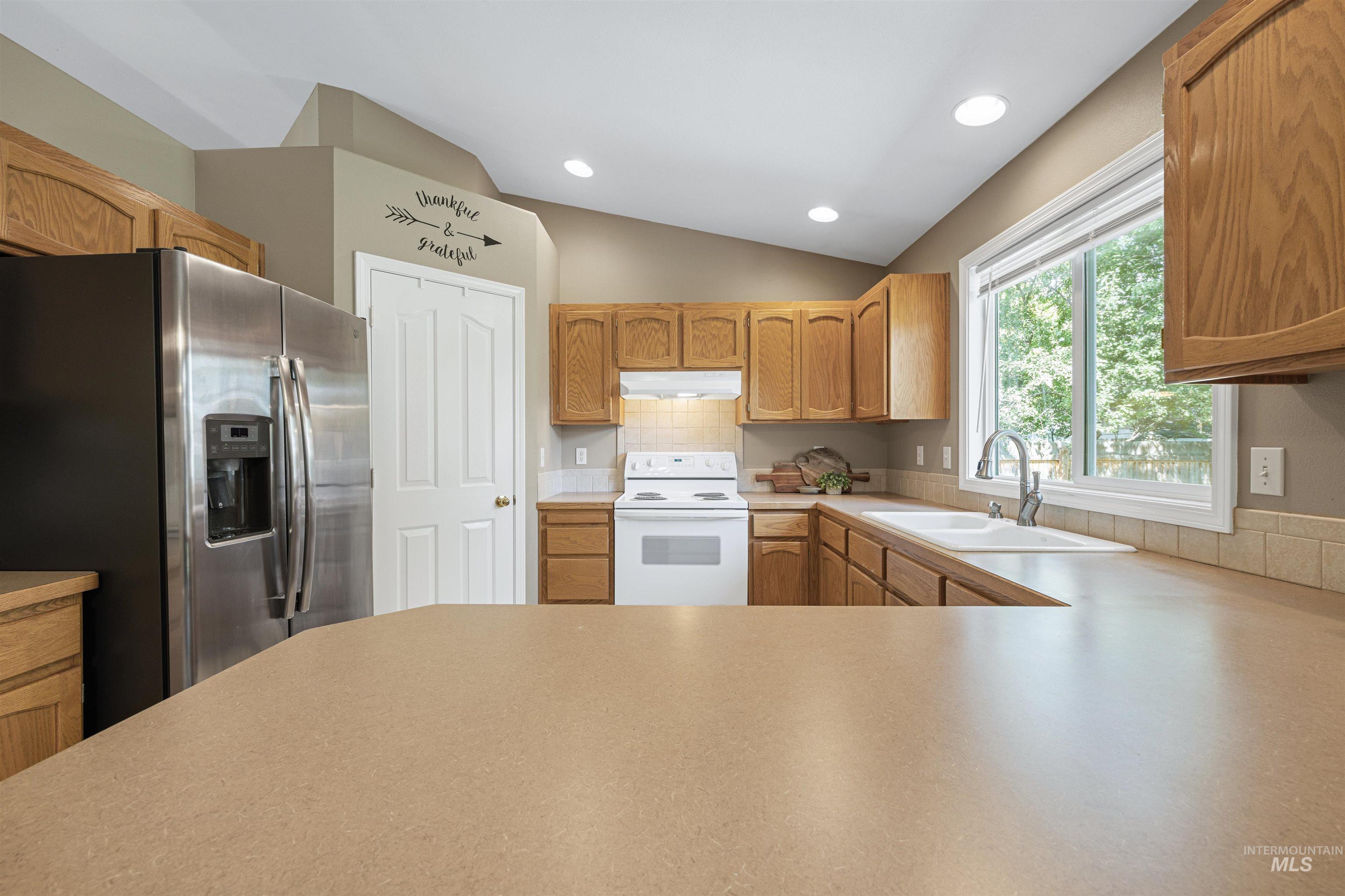 5522 S Santa Cruz, Boise, Idaho 83709, 3 Bedrooms, 2 Bathrooms, Residential For Sale, Price $450,000, 98998770