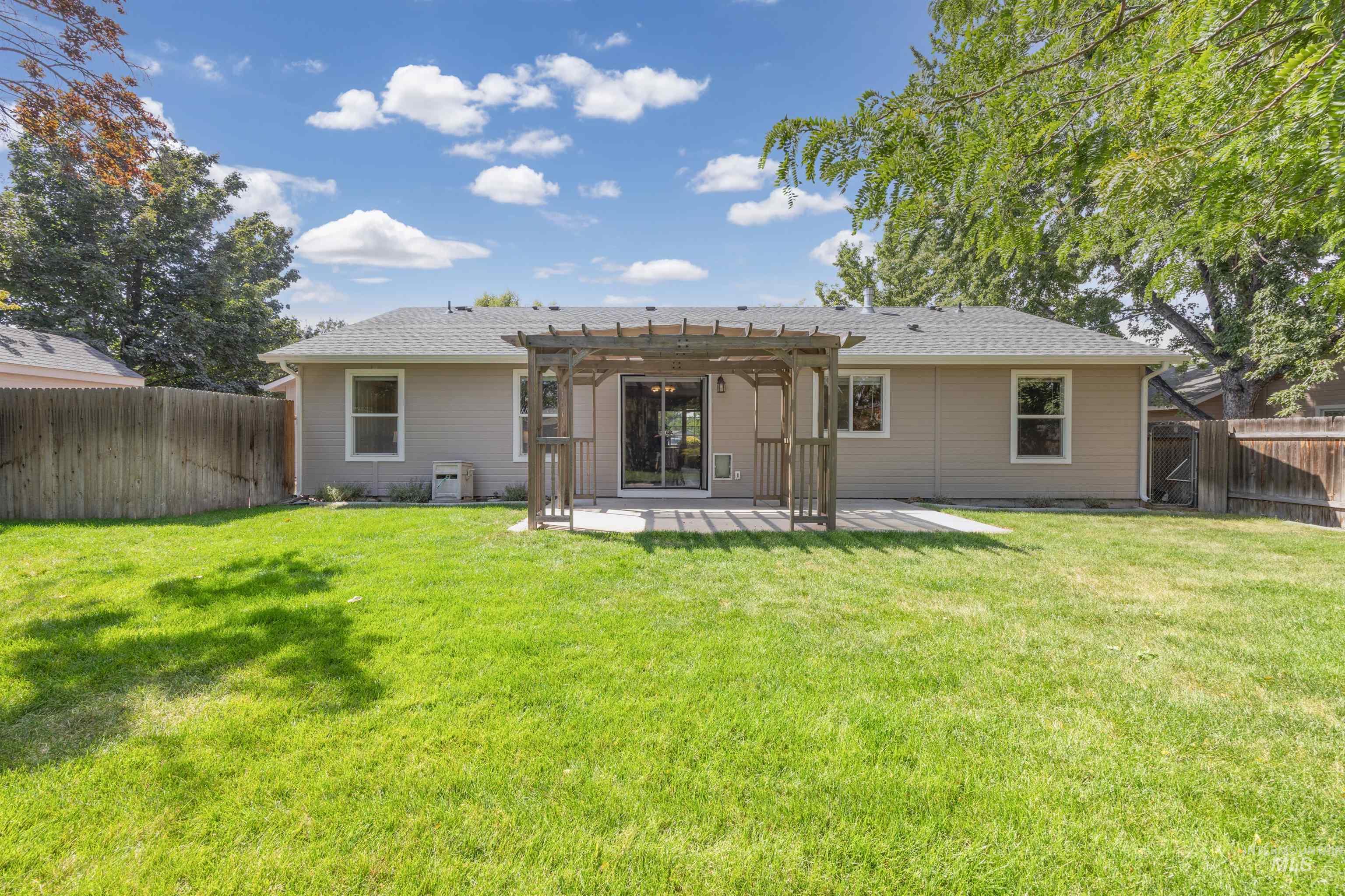 5522 S Santa Cruz, Boise, Idaho 83709, 3 Bedrooms, 2 Bathrooms, Residential For Sale, Price $450,000, 98998770