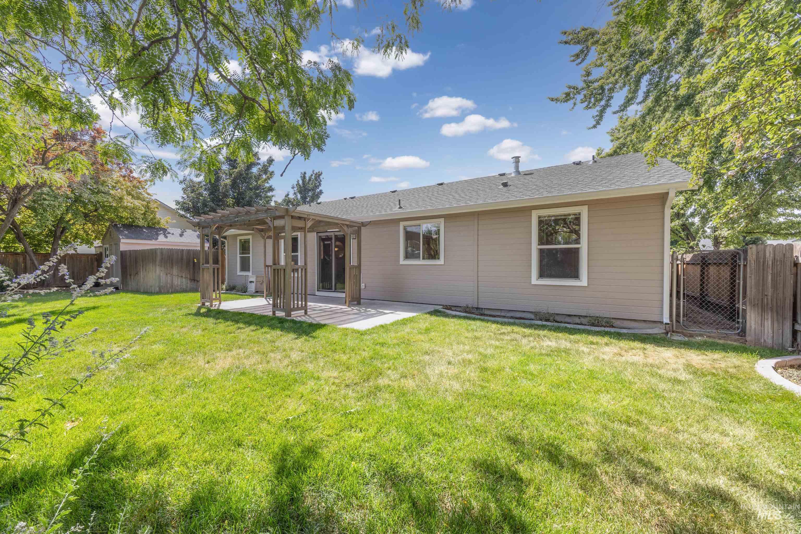 5522 S Santa Cruz, Boise, Idaho 83709, 3 Bedrooms, 2 Bathrooms, Residential For Sale, Price $450,000, 98998770