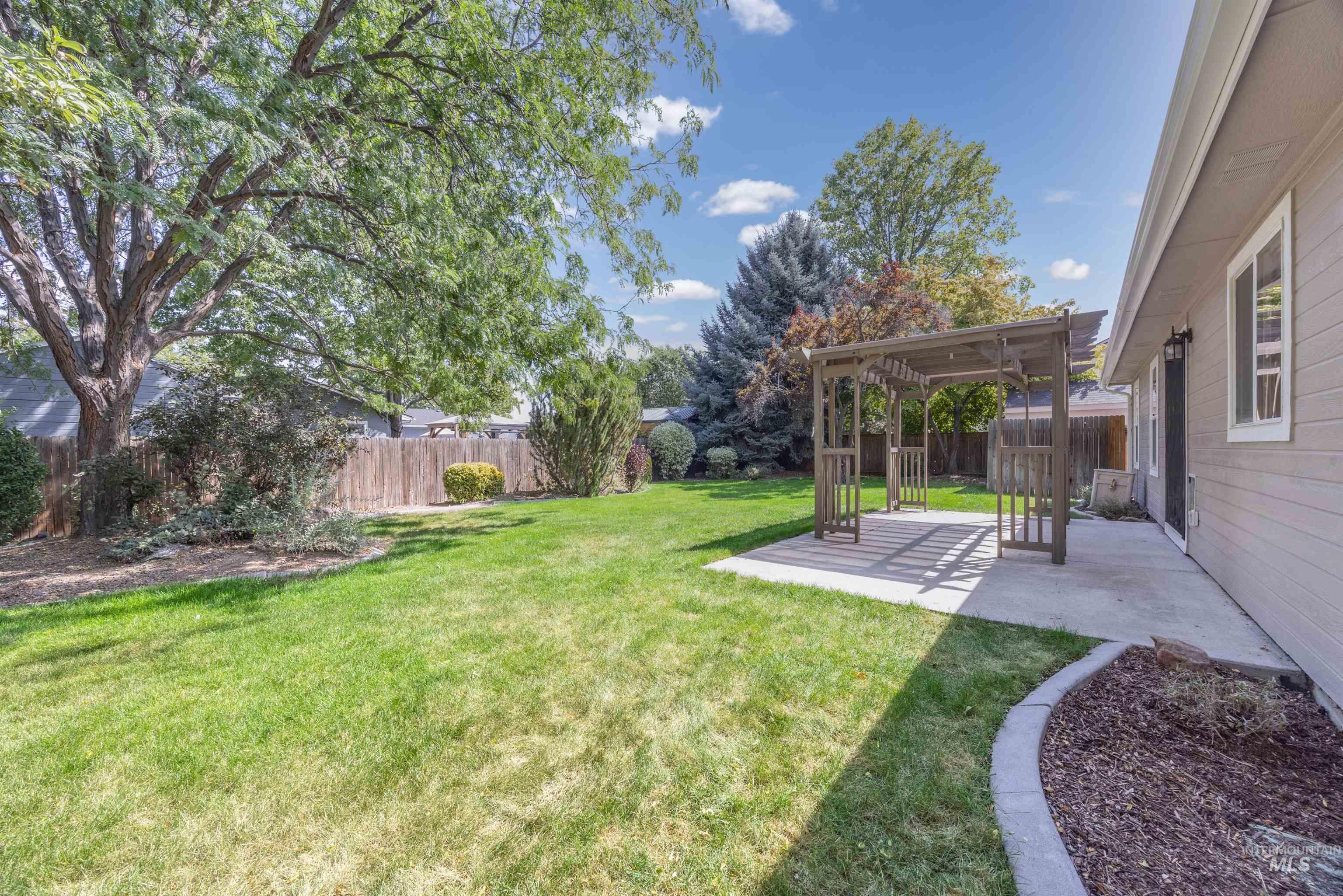 5522 S Santa Cruz, Boise, Idaho 83709, 3 Bedrooms, 2 Bathrooms, Residential For Sale, Price $450,000, 98998770