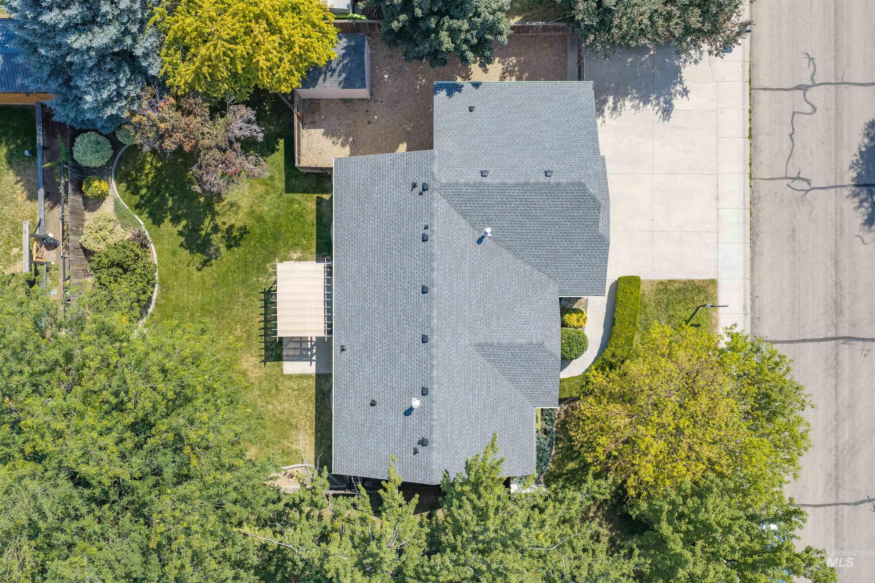 5522 S Santa Cruz, Boise, Idaho 83709, 3 Bedrooms, 2 Bathrooms, Residential For Sale, Price $450,000, 98998770
