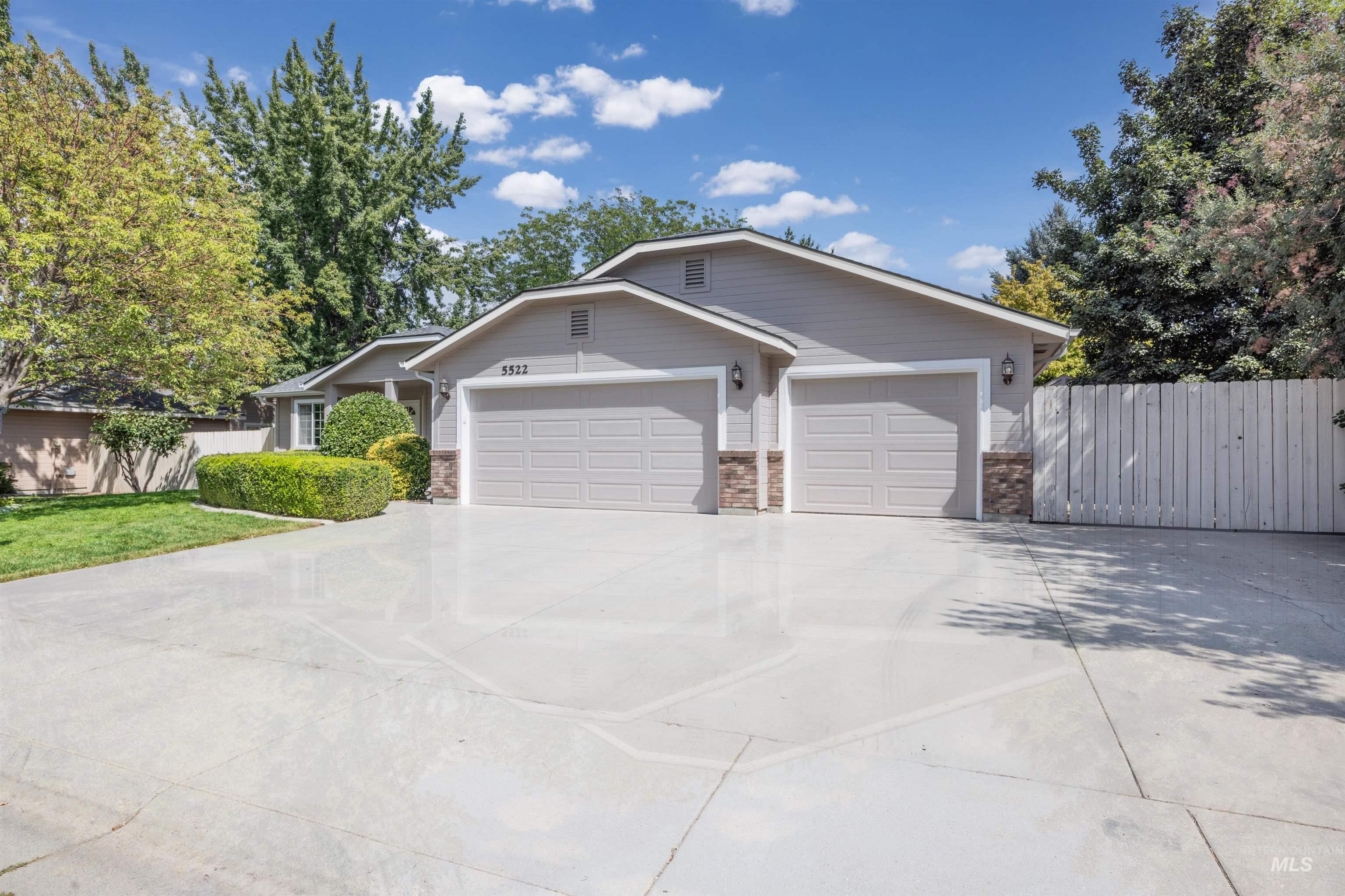 5522 S Santa Cruz, Boise, Idaho 83709, 3 Bedrooms, 2 Bathrooms, Residential For Sale, Price $450,000, 98998770