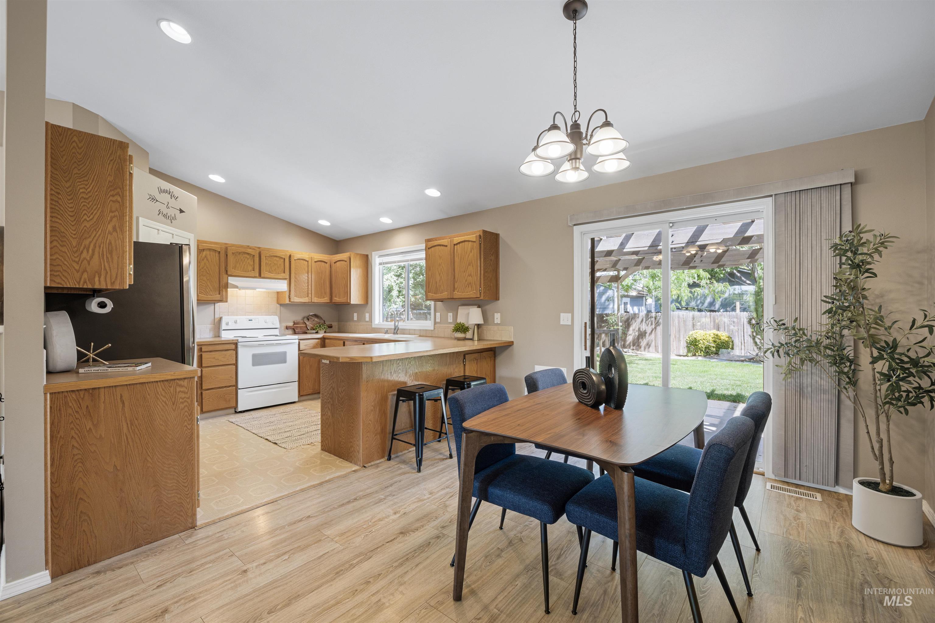 5522 S Santa Cruz, Boise, Idaho 83709, 3 Bedrooms, 2 Bathrooms, Residential For Sale, Price $450,000, 98998770