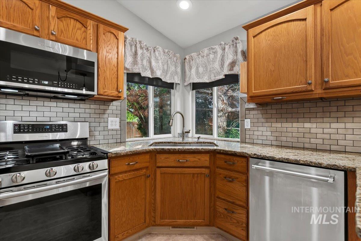 1747 N Four Point Pl, Kuna, Idaho 83634, 4 Bedrooms, 2 Bathrooms, Residential For Sale, Price $399,999, 98998773