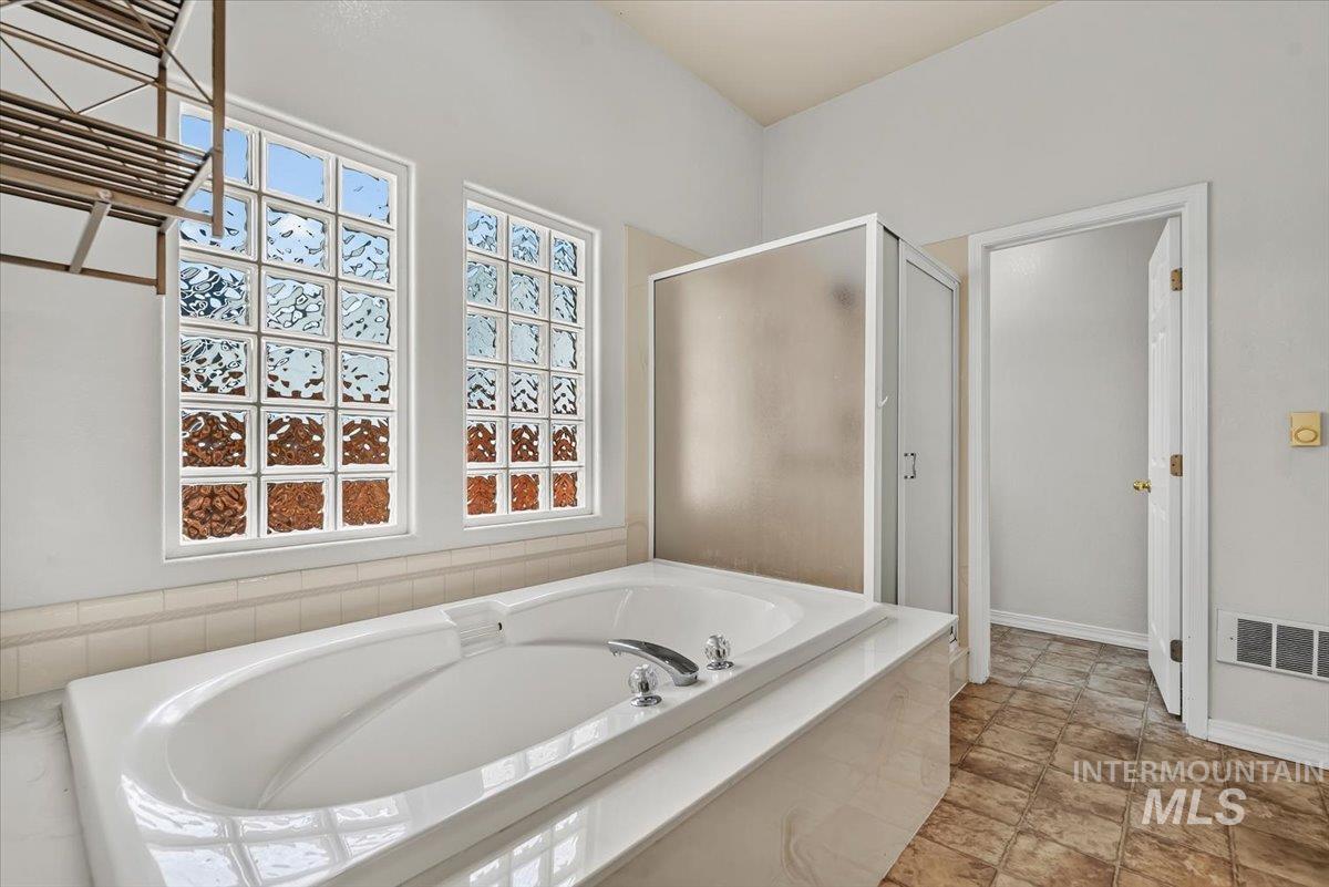 2065 S Trapper Cove Ave, Boise, Idaho 83709, 3 Bedrooms, 2 Bathrooms, Residential For Sale, Price $549,999, 98998774