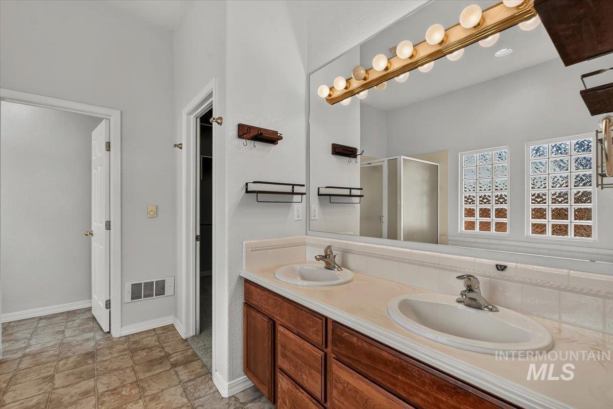2065 S Trapper Cove Ave, Boise, Idaho 83709, 3 Bedrooms, 2 Bathrooms, Residential For Sale, Price $549,999, 98998774