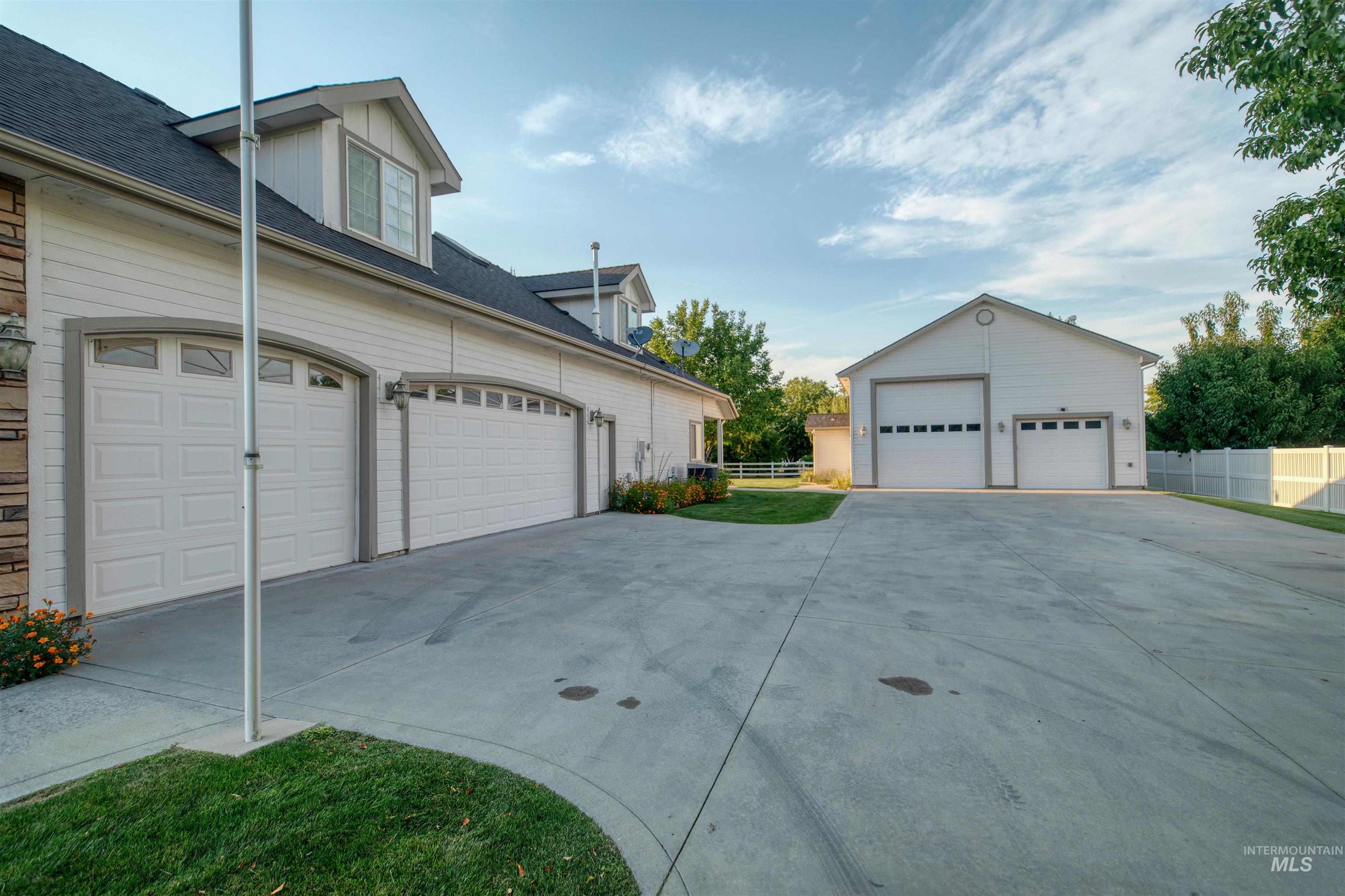 7602 E Charismatic St, Nampa, Idaho 83687, 4 Bedrooms, 3 Bathrooms, Residential For Sale, Price $1,000,000, 98998779