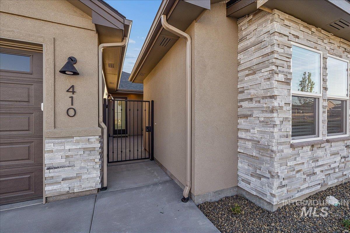 410 S Radiator Way, Boise, Idaho 83716, 3 Bedrooms, 2 Bathrooms, Residential For Sale, Price $500,000, 98998780