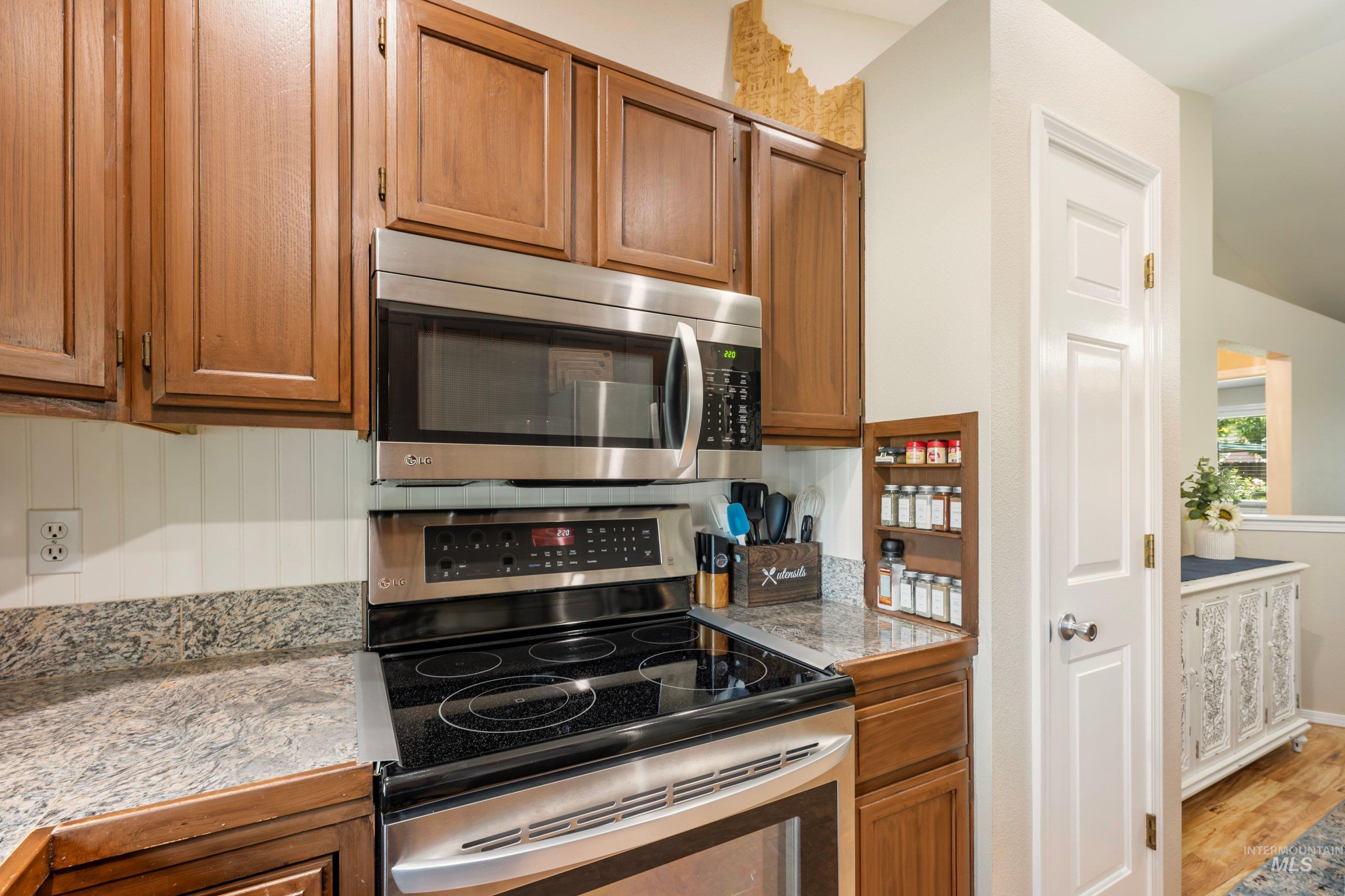 10051 W. Landmark St., Boise, Idaho 83704, 3 Bedrooms, 2 Bathrooms, Residential For Sale, Price $424,500, 98998781