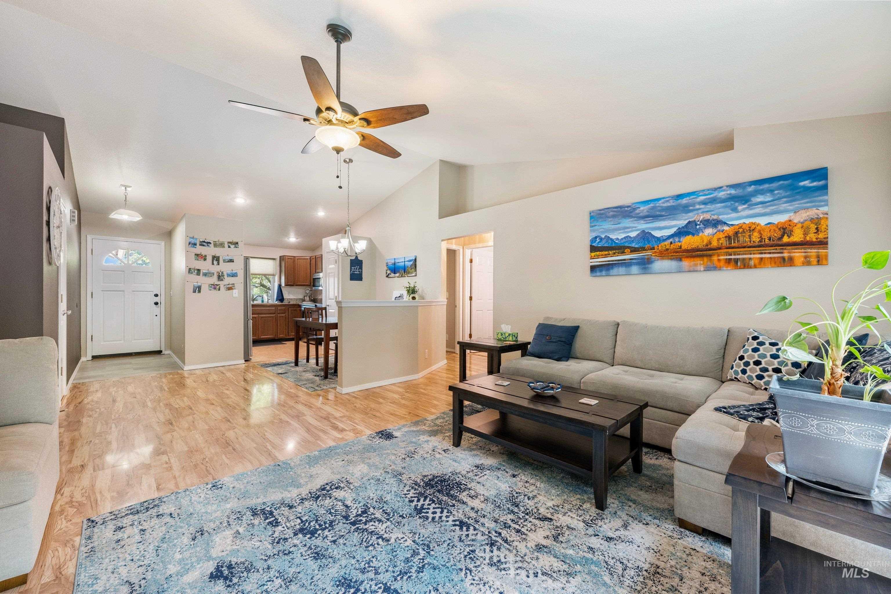 10051 W. Landmark St., Boise, Idaho 83704, 3 Bedrooms, 2 Bathrooms, Residential For Sale, Price $424,500, 98998781