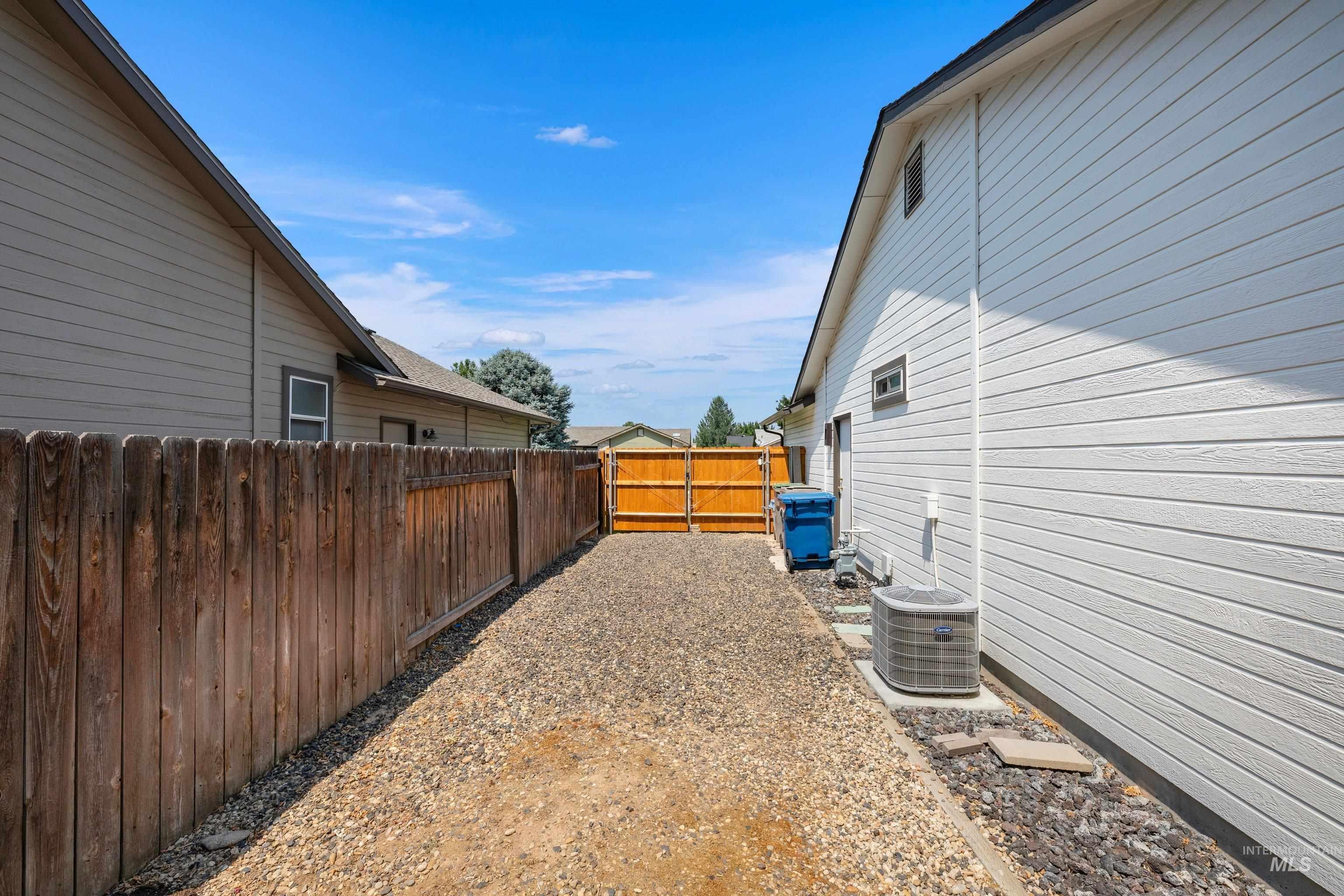 10051 W. Landmark St., Boise, Idaho 83704, 3 Bedrooms, 2 Bathrooms, Residential For Sale, Price $424,500, 98998781