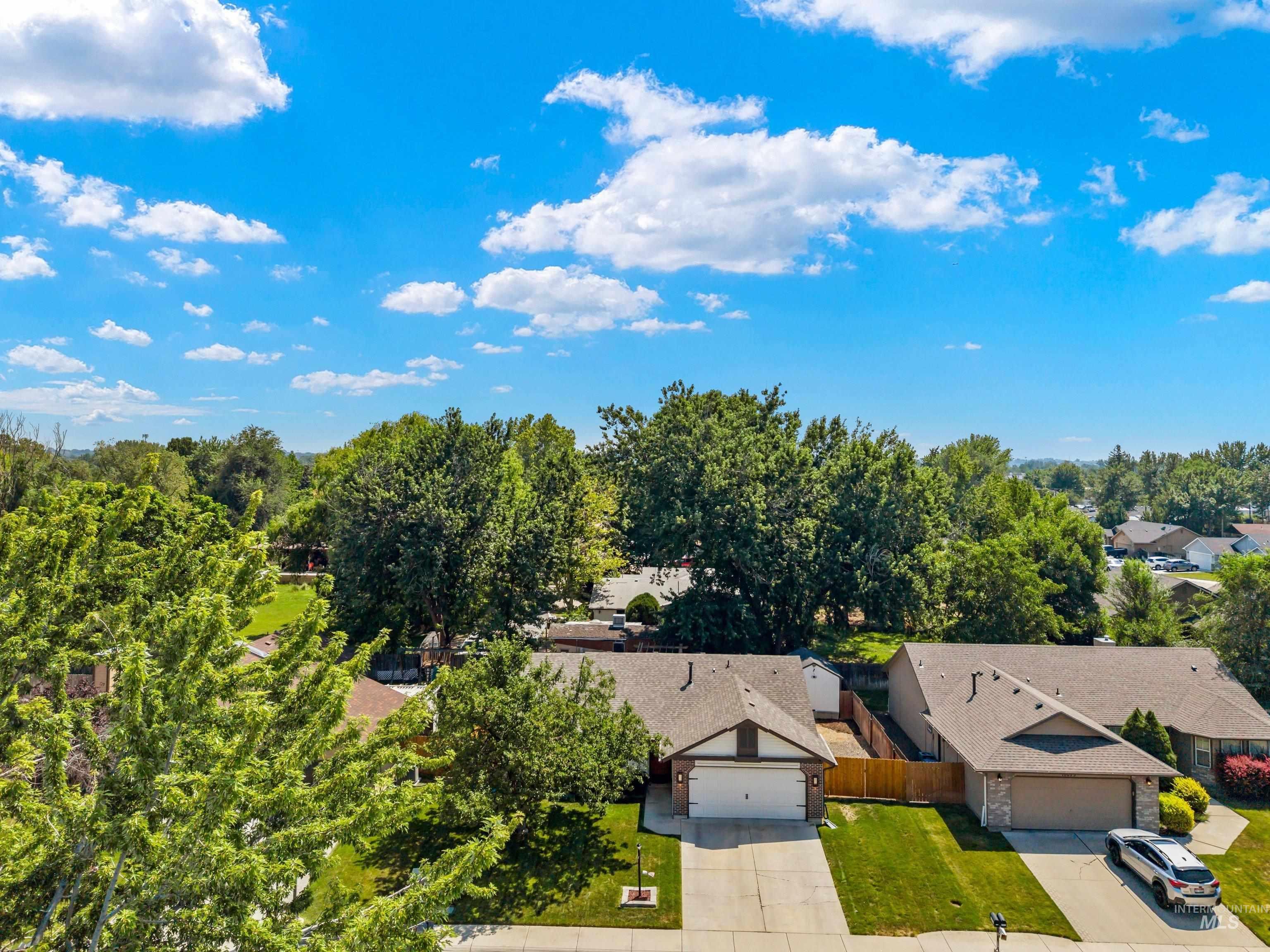 10051 W. Landmark St., Boise, Idaho 83704, 3 Bedrooms, 2 Bathrooms, Residential For Sale, Price $424,500, 98998781