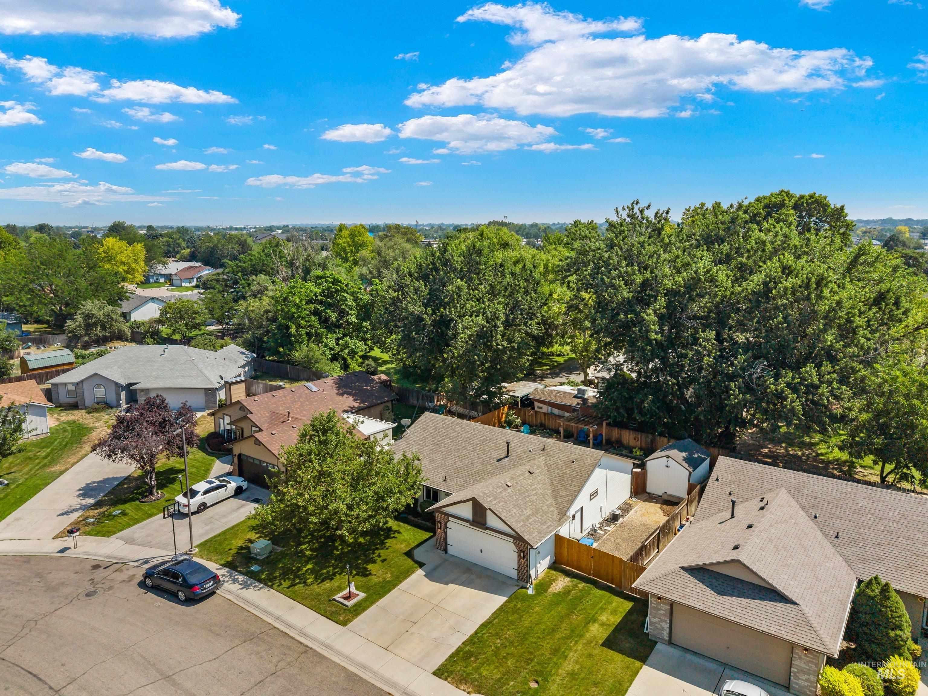 10051 W. Landmark St., Boise, Idaho 83704, 3 Bedrooms, 2 Bathrooms, Residential For Sale, Price $424,500, 98998781
