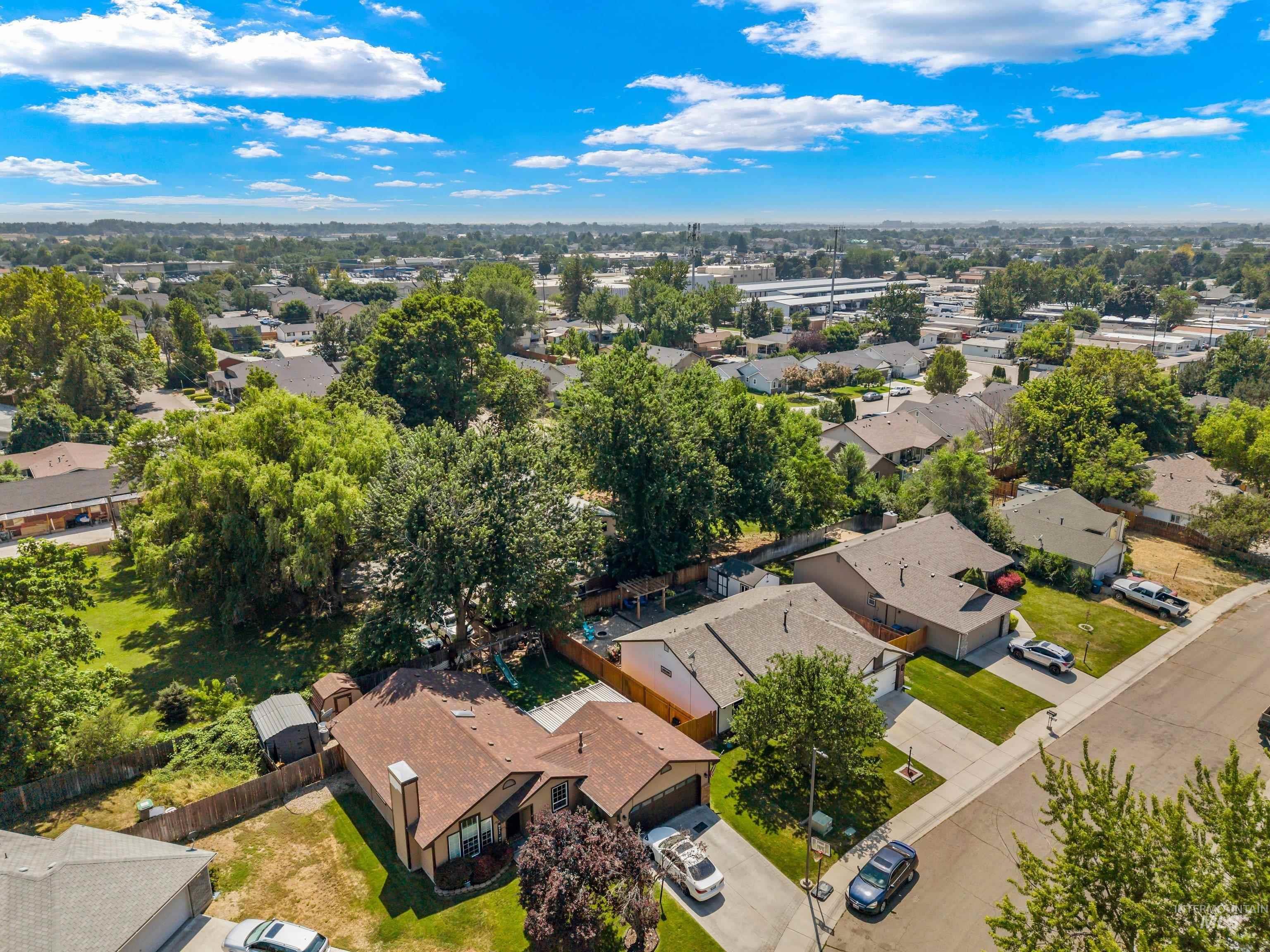 10051 W. Landmark St., Boise, Idaho 83704, 3 Bedrooms, 2 Bathrooms, Residential For Sale, Price $424,500, 98998781