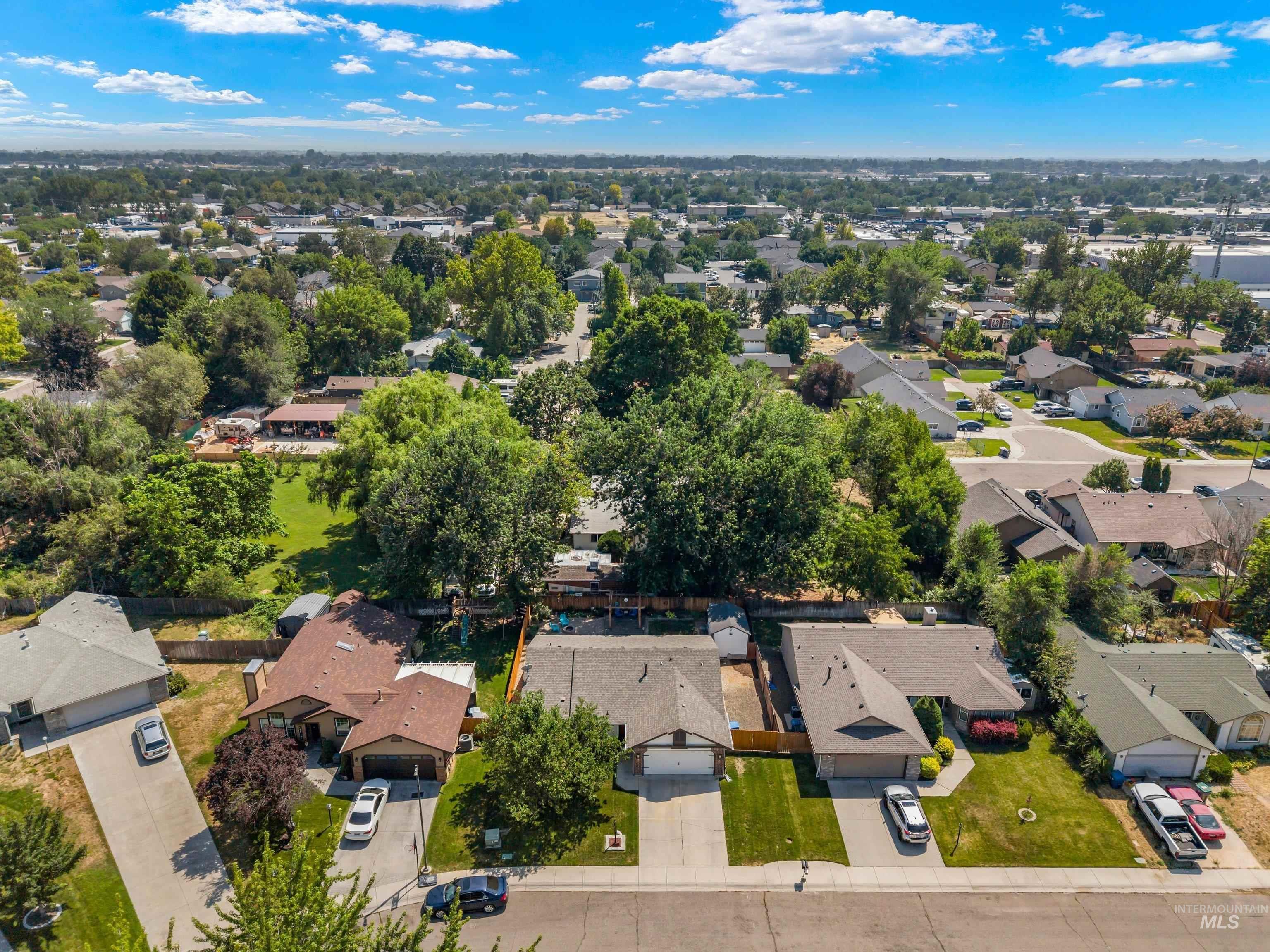 10051 W. Landmark St., Boise, Idaho 83704, 3 Bedrooms, 2 Bathrooms, Residential For Sale, Price $424,500, 98998781
