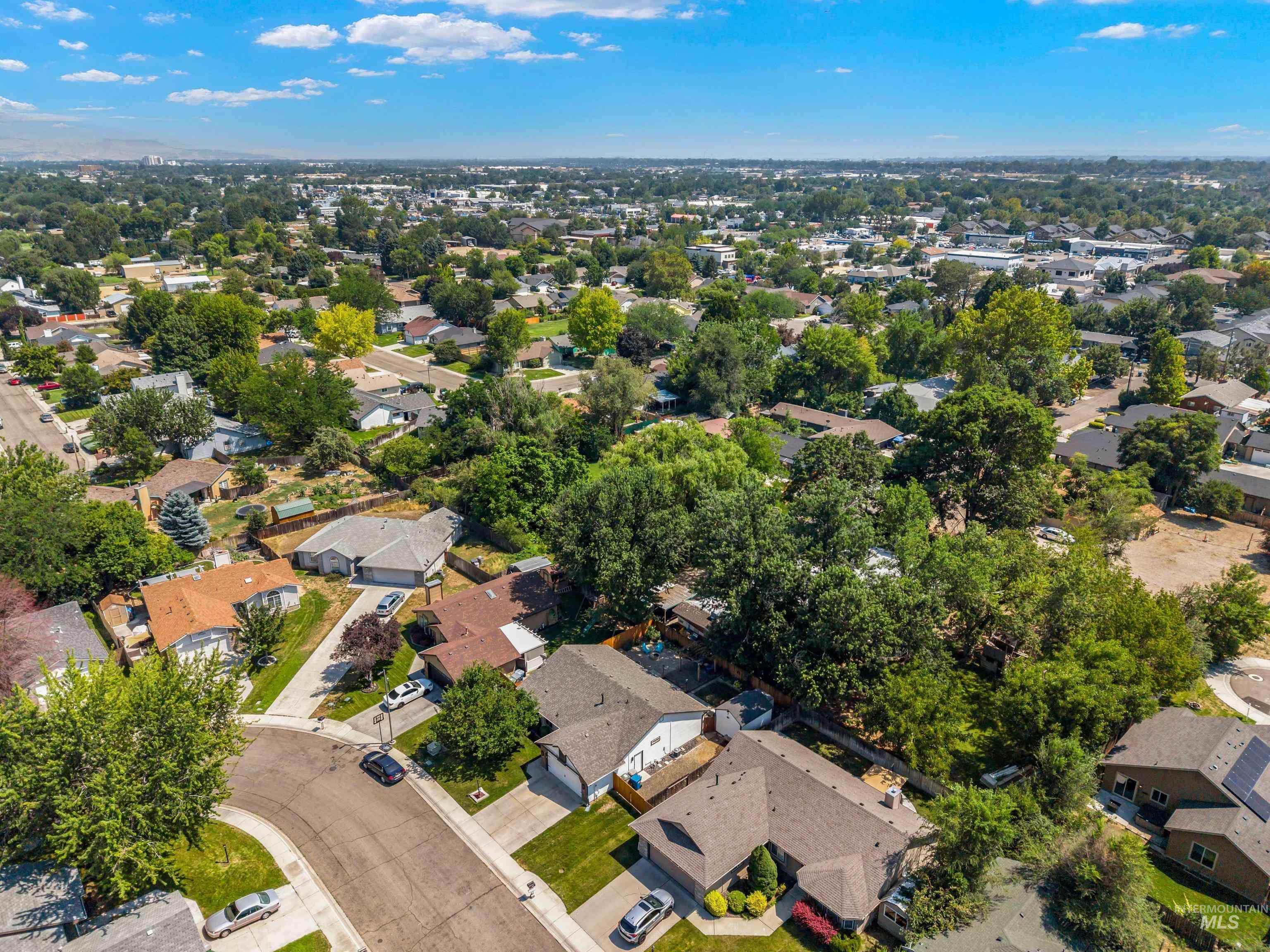10051 W. Landmark St., Boise, Idaho 83704, 3 Bedrooms, 2 Bathrooms, Residential For Sale, Price $424,500, 98998781