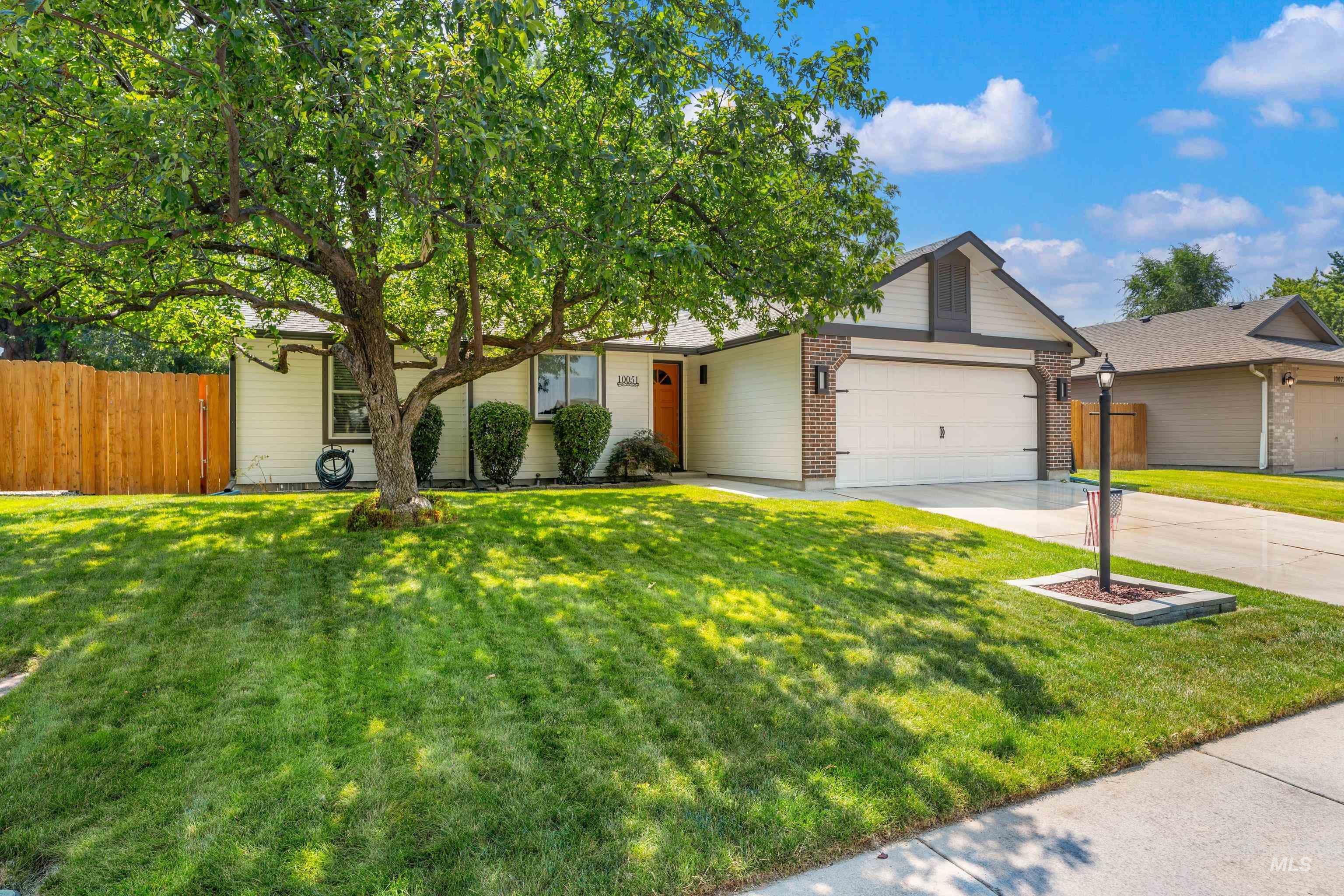 10051 W. Landmark St., Boise, Idaho 83704, 3 Bedrooms, 2 Bathrooms, Residential For Sale, Price $424,500, 98998781