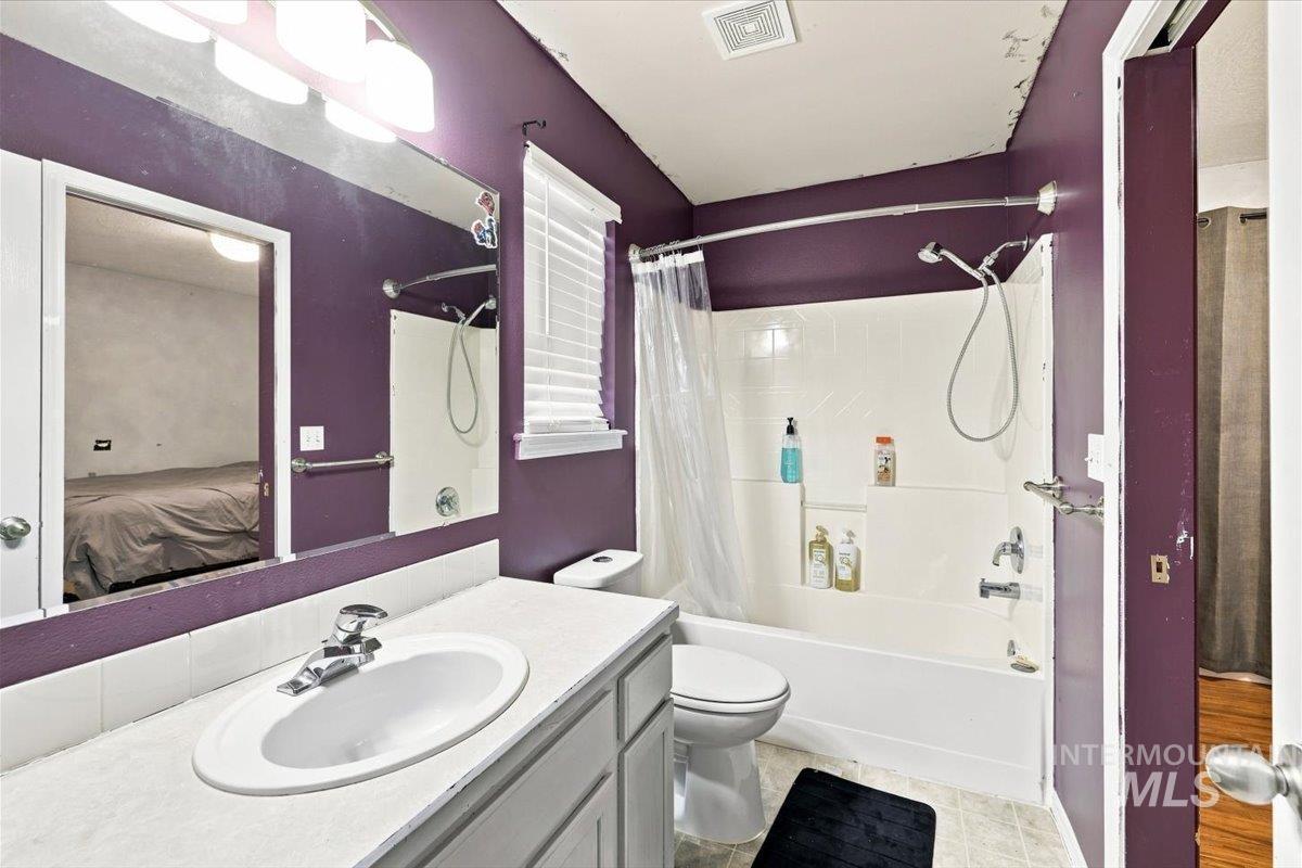 1327 W Balboa St, Kuna, Idaho 83634, 3 Bedrooms, 2.5 Bathrooms, Residential For Sale, Price $419,900, 98998782