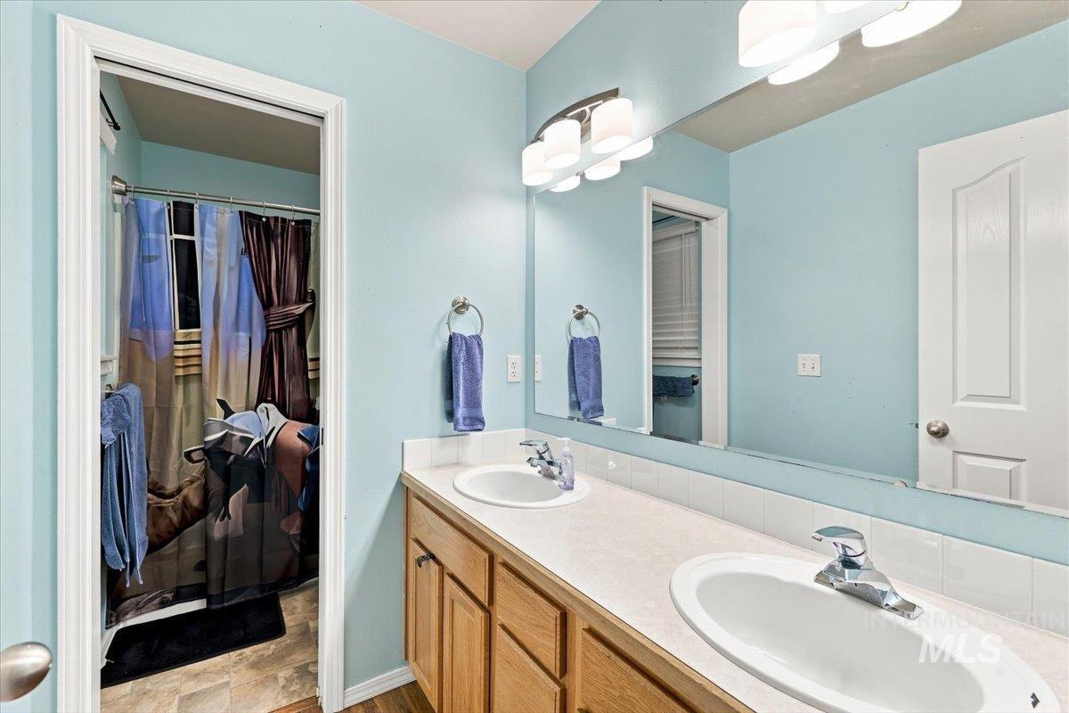 1327 W Balboa St, Kuna, Idaho 83634, 3 Bedrooms, 2.5 Bathrooms, Residential For Sale, Price $419,900, 98998782