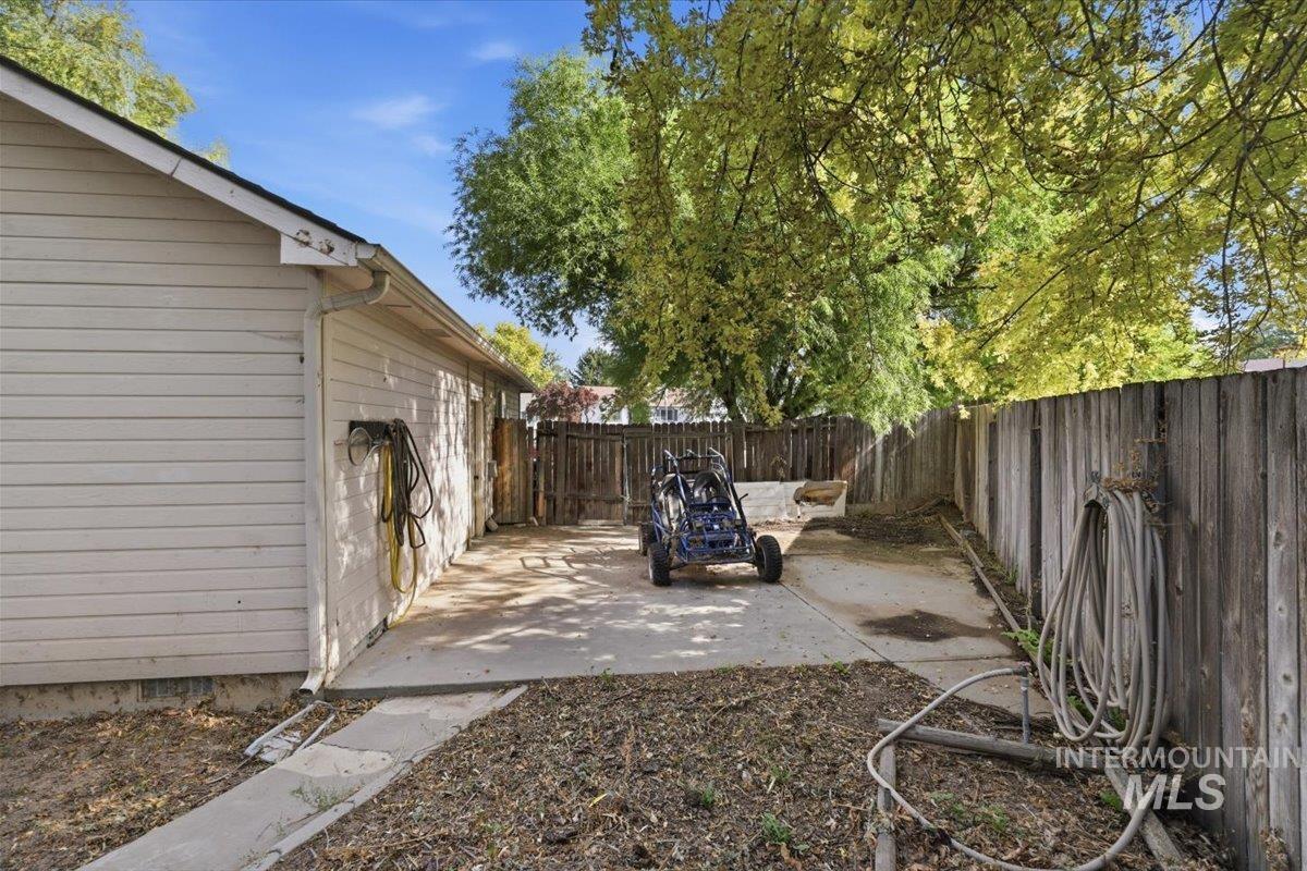1327 W Balboa St, Kuna, Idaho 83634, 3 Bedrooms, 2.5 Bathrooms, Residential For Sale, Price $419,900, 98998782