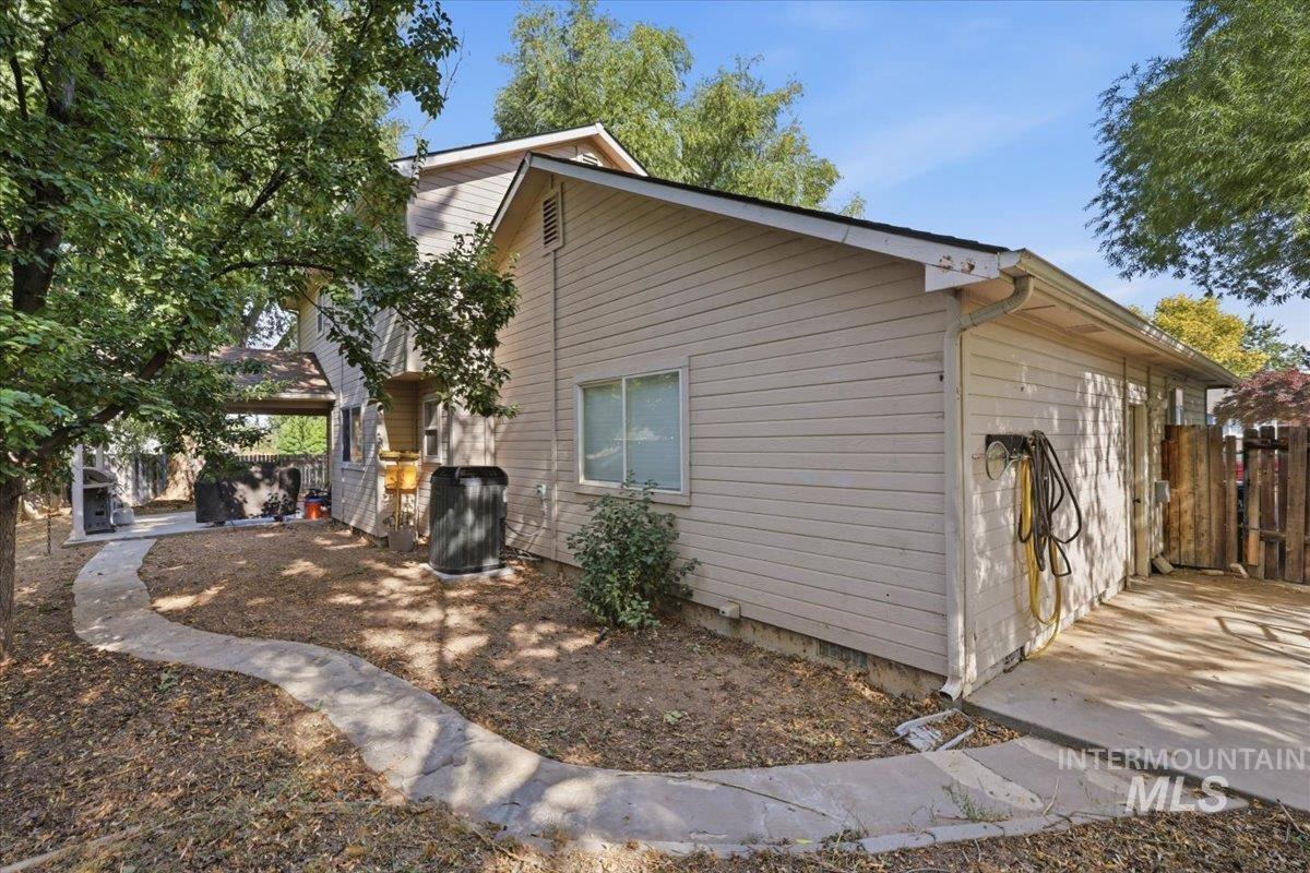 1327 W Balboa St, Kuna, Idaho 83634, 3 Bedrooms, 2.5 Bathrooms, Residential For Sale, Price $419,900, 98998782