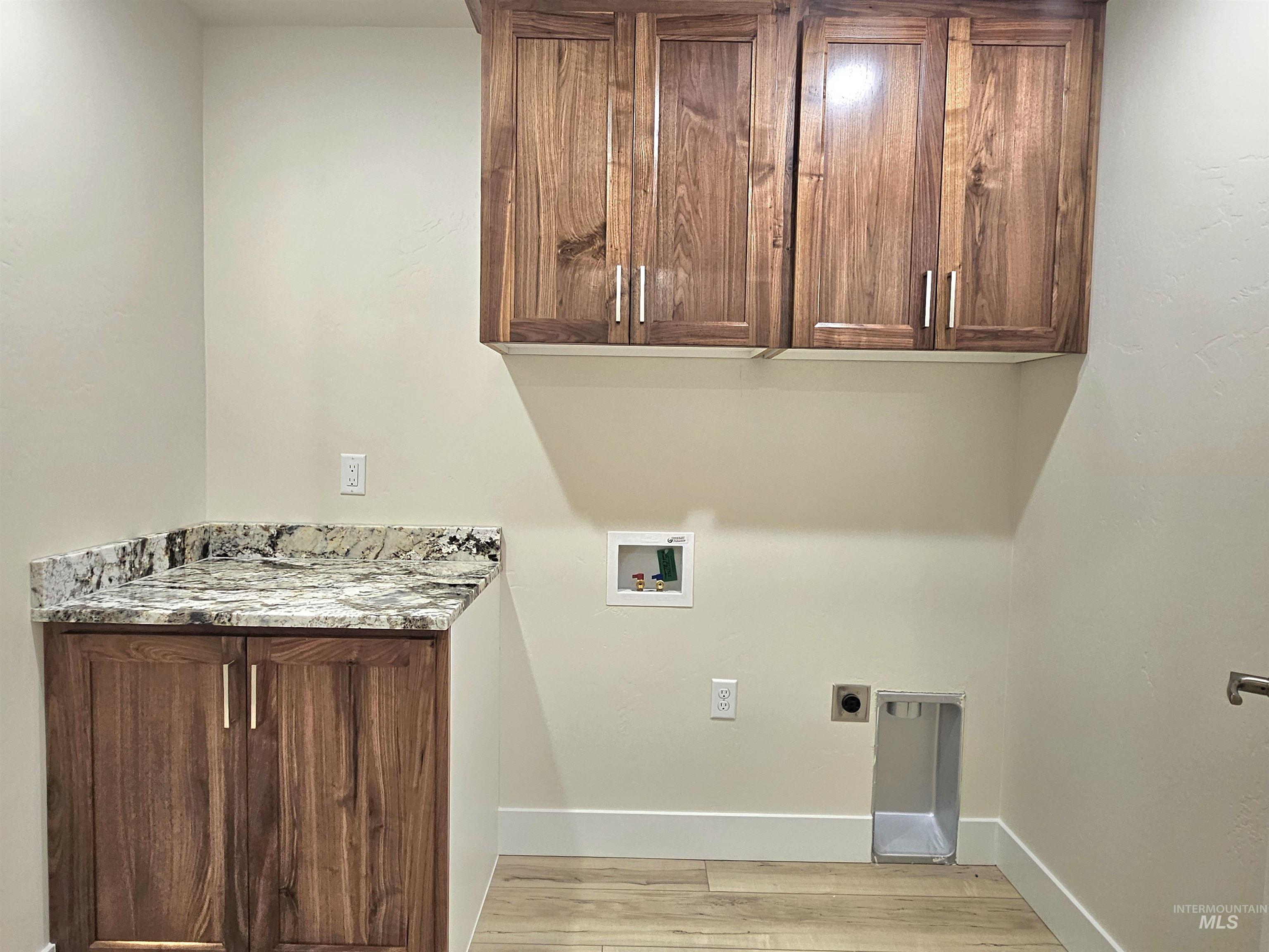930 Tunnel Street, Twin Falls, Idaho 83301, 3 Bedrooms, 2 Bathrooms, Residential For Sale, Price $425,000, 98998783