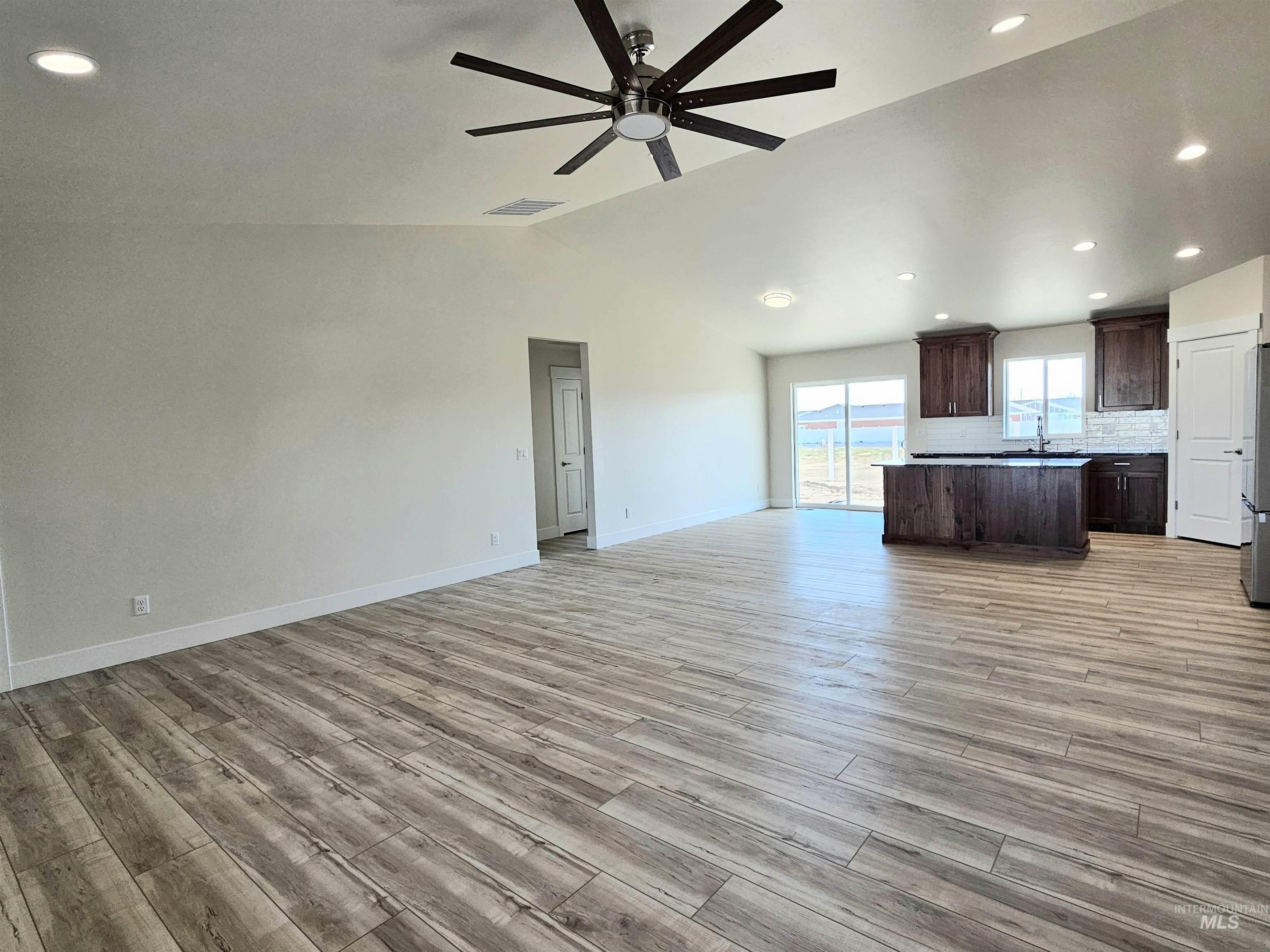 946 Tunnel Street, Twin Falls, Idaho 83301, 4 Bedrooms, 2 Bathrooms, Residential For Sale, Price $425,000, 98998784