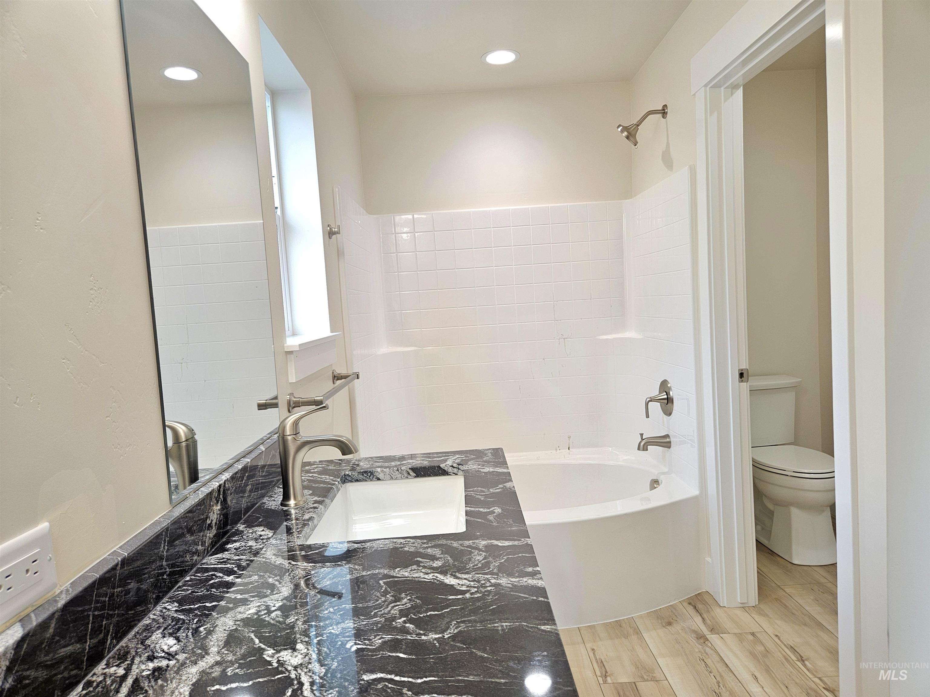 946 Tunnel Street, Twin Falls, Idaho 83301, 4 Bedrooms, 2 Bathrooms, Residential For Sale, Price $425,000, 98998784