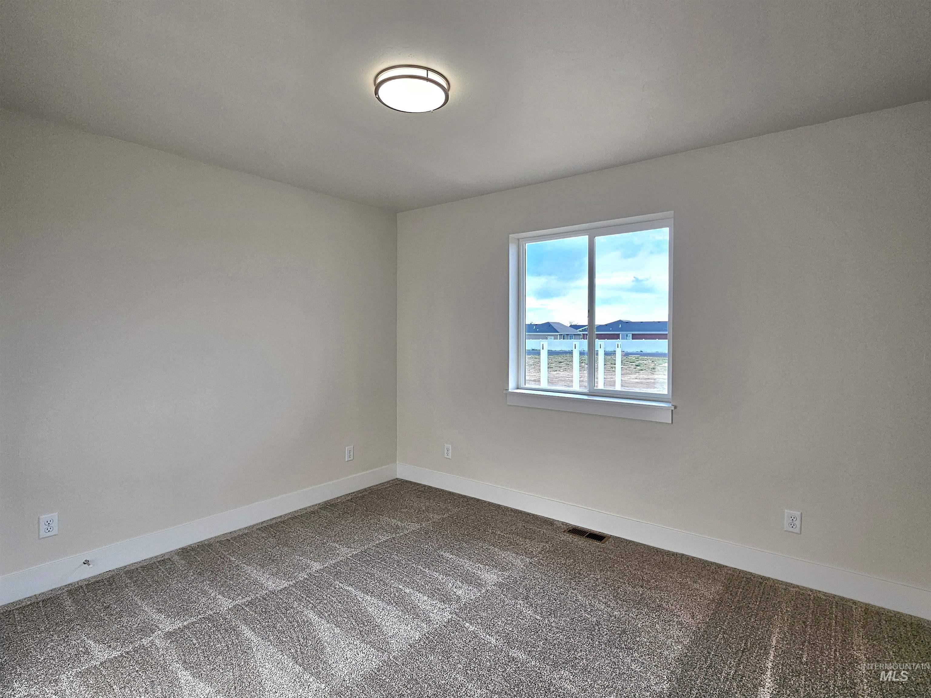 946 Tunnel Street, Twin Falls, Idaho 83301, 4 Bedrooms, 2 Bathrooms, Residential For Sale, Price $425,000, 98998784