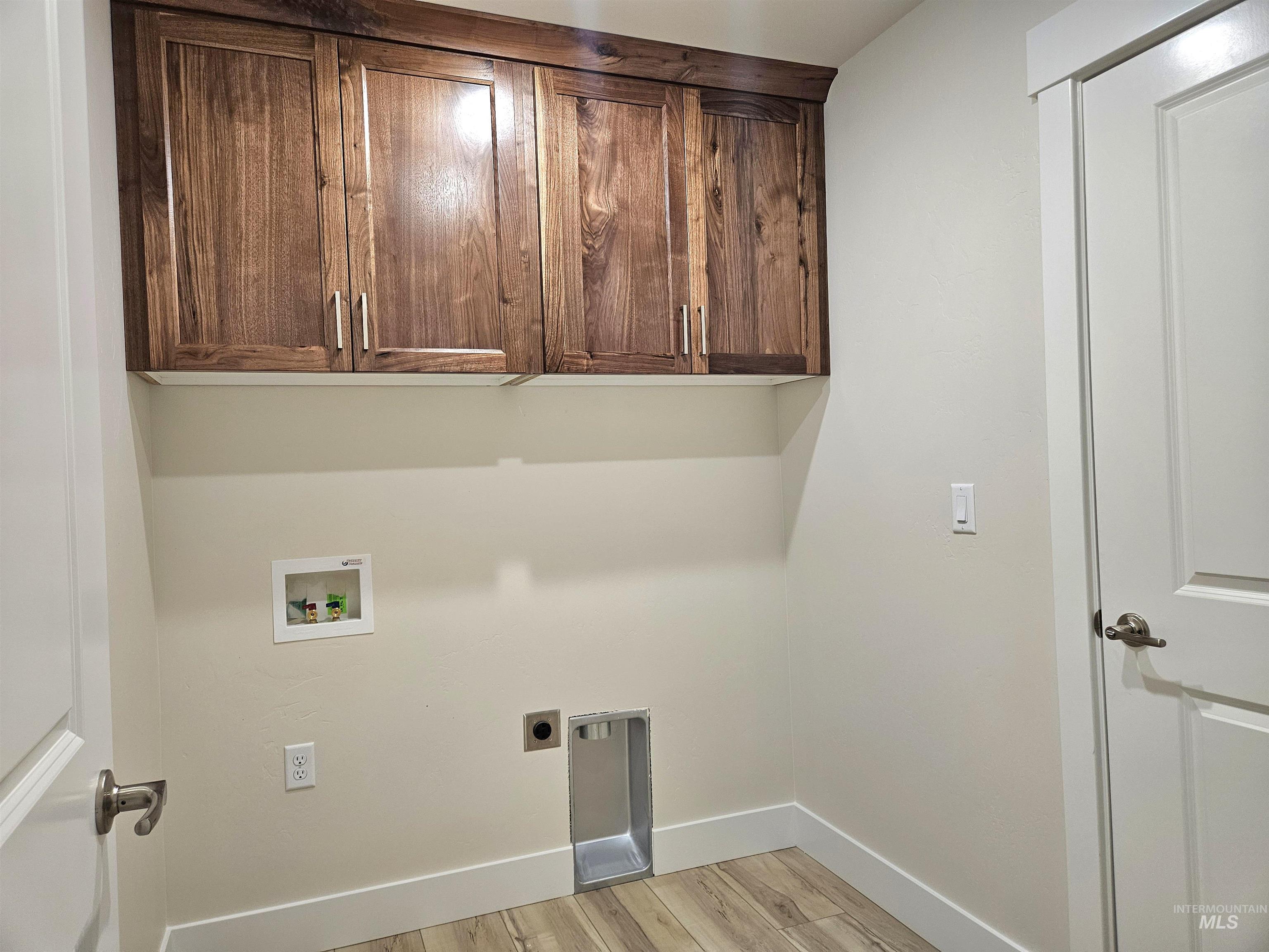946 Tunnel Street, Twin Falls, Idaho 83301, 4 Bedrooms, 2 Bathrooms, Residential For Sale, Price $425,000, 98998784