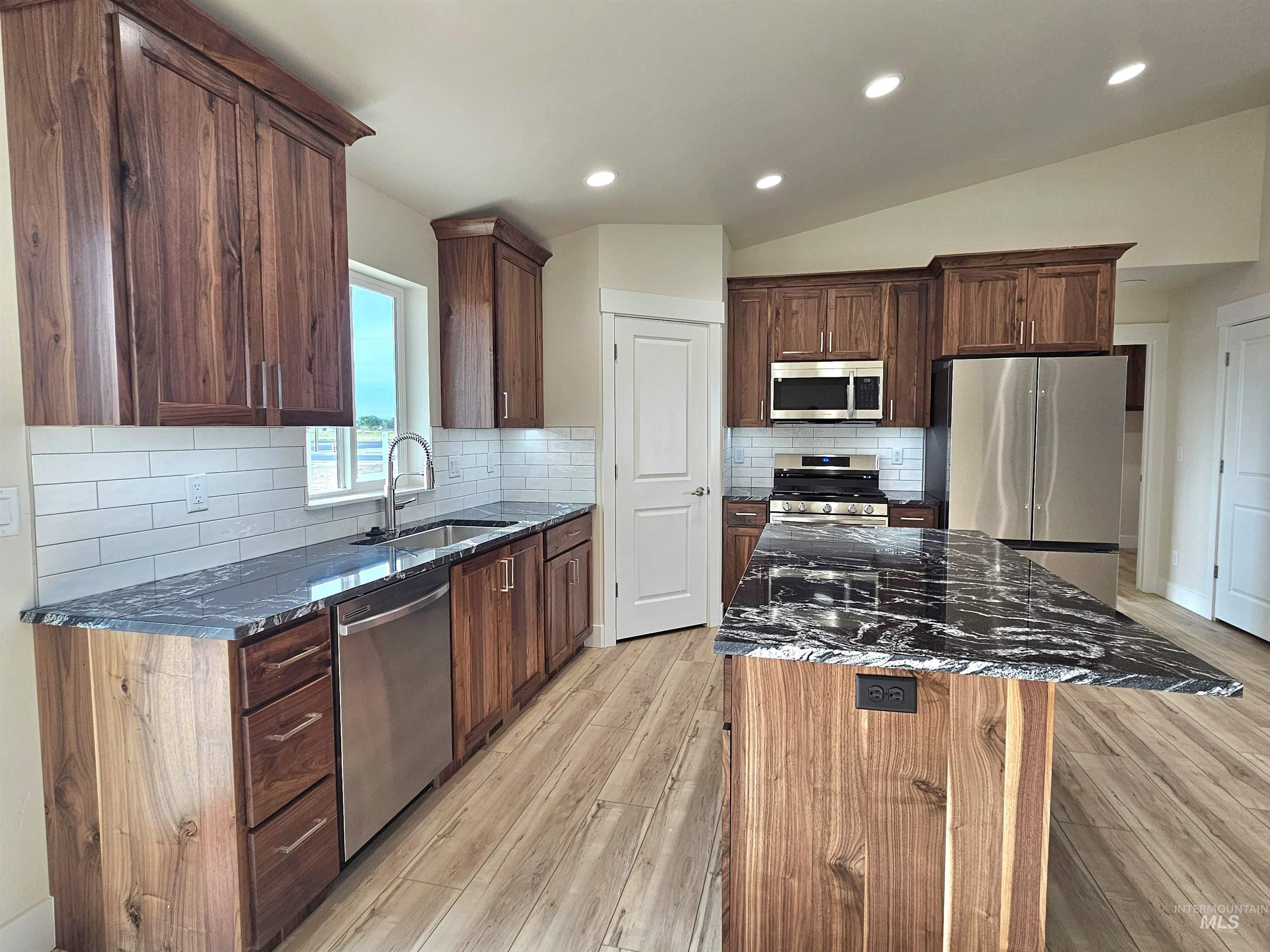 946 Tunnel Street, Twin Falls, Idaho 83301, 4 Bedrooms, 2 Bathrooms, Residential For Sale, Price $425,000, 98998784