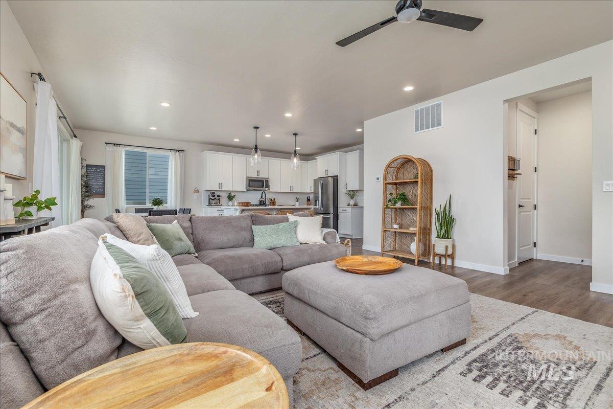 11355 W Soaring Hawk St, Star, Idaho 83669, 4 Bedrooms, 2.5 Bathrooms, Residential For Sale, Price $650,000, 98998788