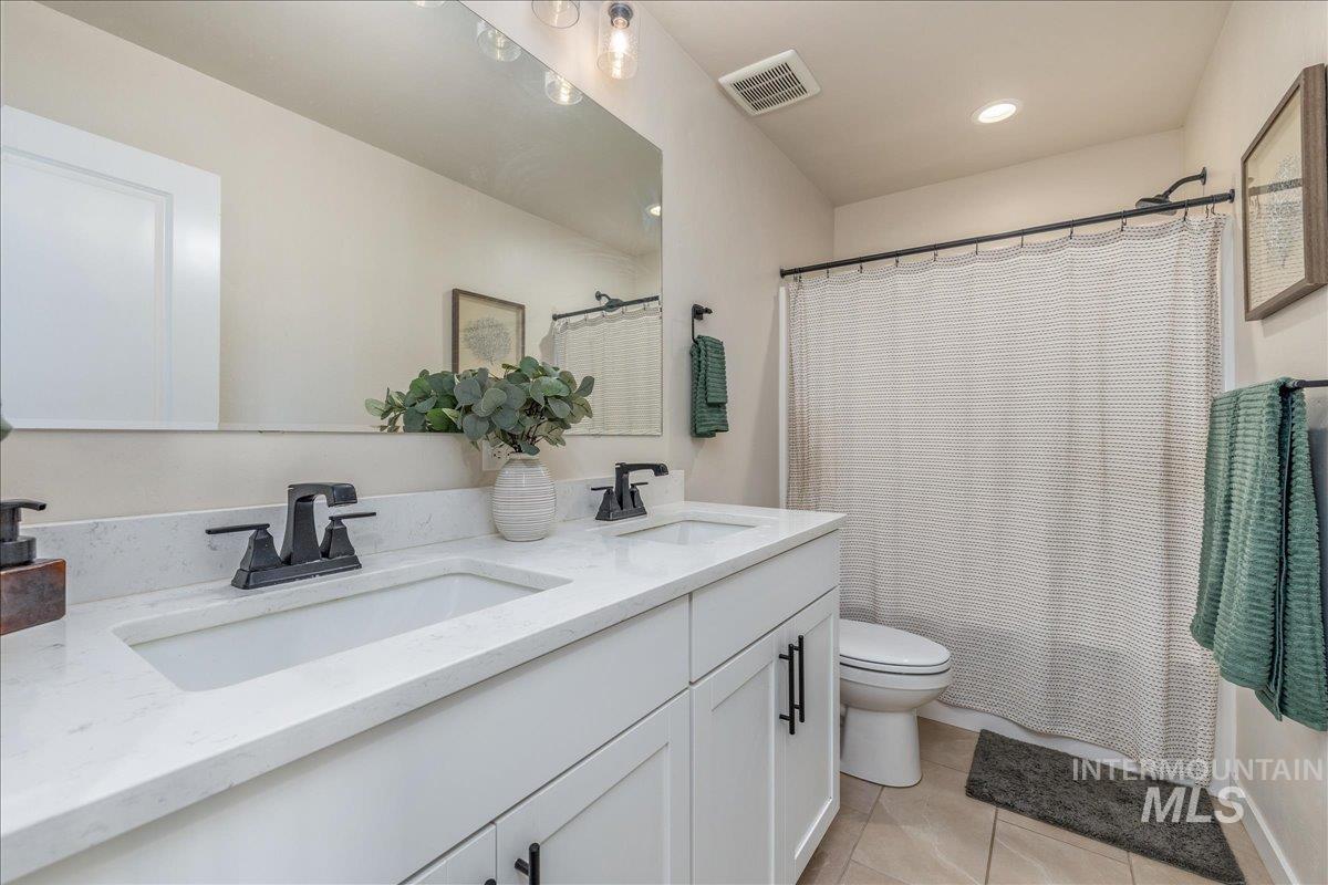 11355 W Soaring Hawk St, Star, Idaho 83669, 4 Bedrooms, 2.5 Bathrooms, Residential For Sale, Price $650,000, 98998788