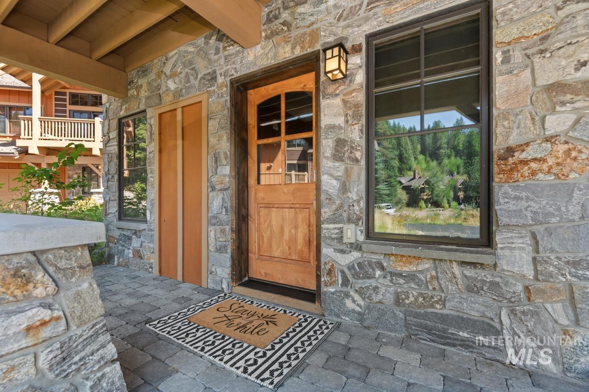 86 Golden Bar Ct, Donnelly, Idaho 83615, 3 Bedrooms, 4 Bathrooms, Residential For Sale, Price $1,369,000, 98998789
