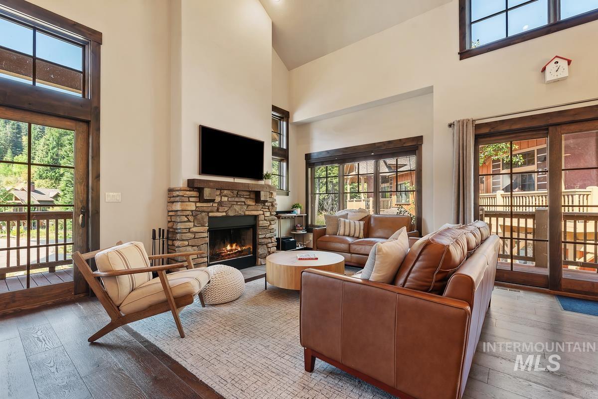 86 Golden Bar Ct, Donnelly, Idaho 83615, 3 Bedrooms, 4 Bathrooms, Residential For Sale, Price $1,369,000, 98998789