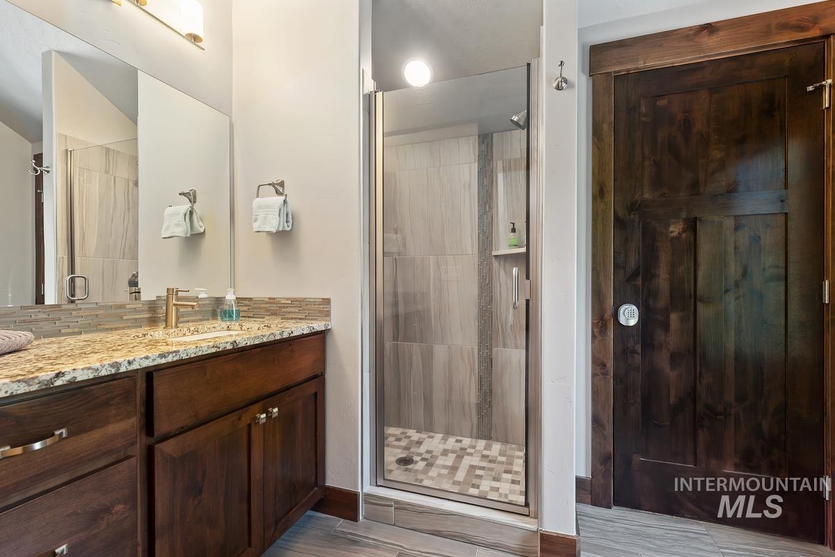 86 Golden Bar Ct, Donnelly, Idaho 83615, 3 Bedrooms, 4 Bathrooms, Residential For Sale, Price $1,369,000, 98998789