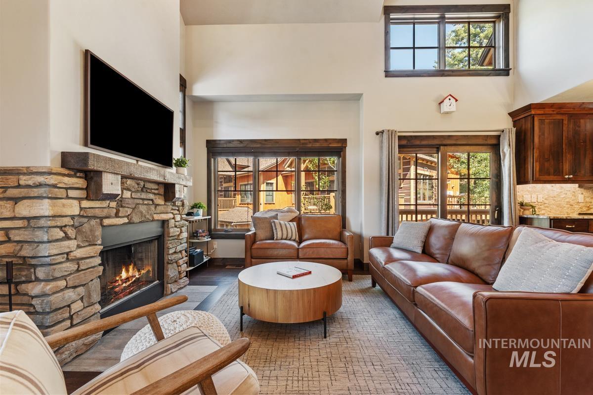 86 Golden Bar Ct, Donnelly, Idaho 83615, 3 Bedrooms, 4 Bathrooms, Residential For Sale, Price $1,369,000, 98998789