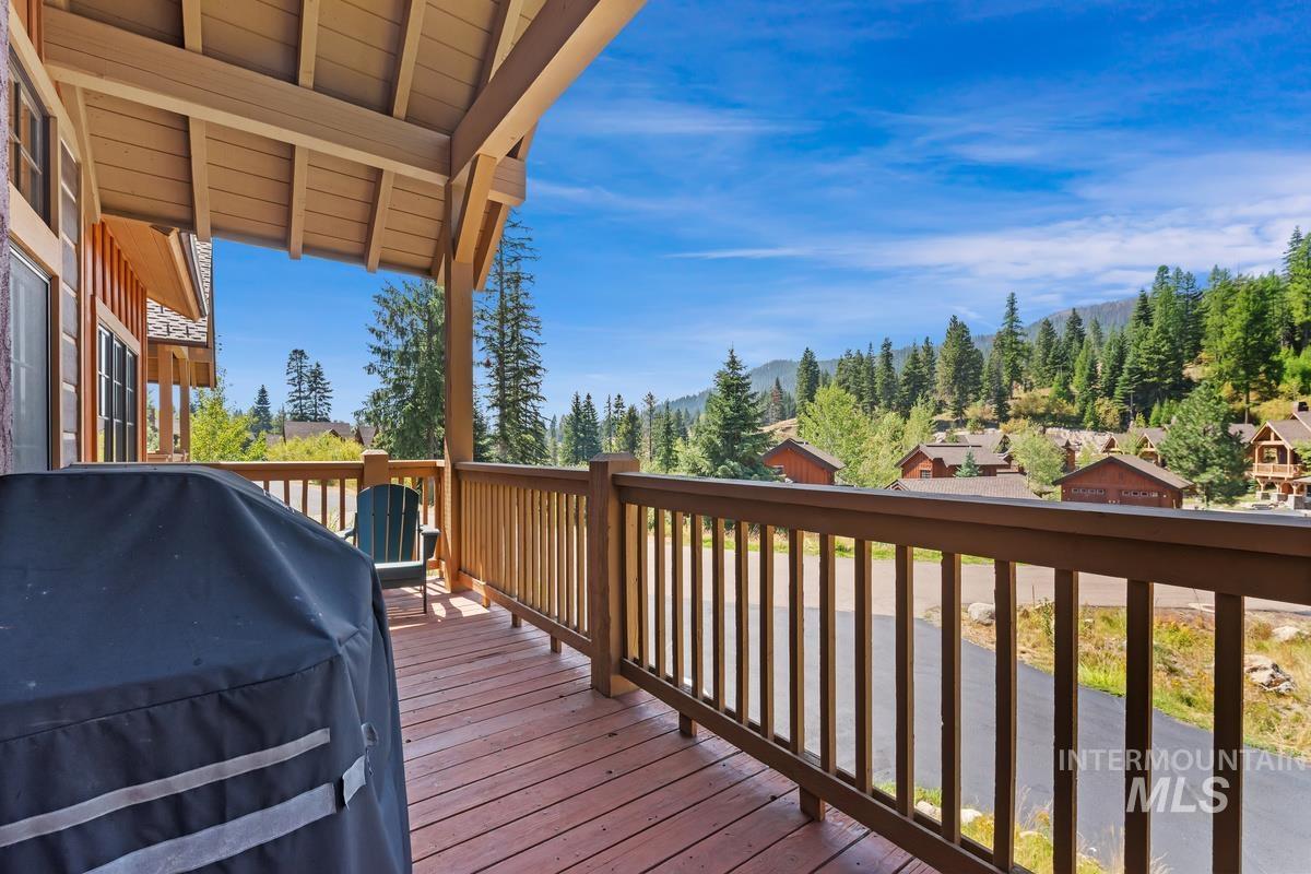 86 Golden Bar Ct, Donnelly, Idaho 83615, 3 Bedrooms, 4 Bathrooms, Residential For Sale, Price $1,369,000, 98998789