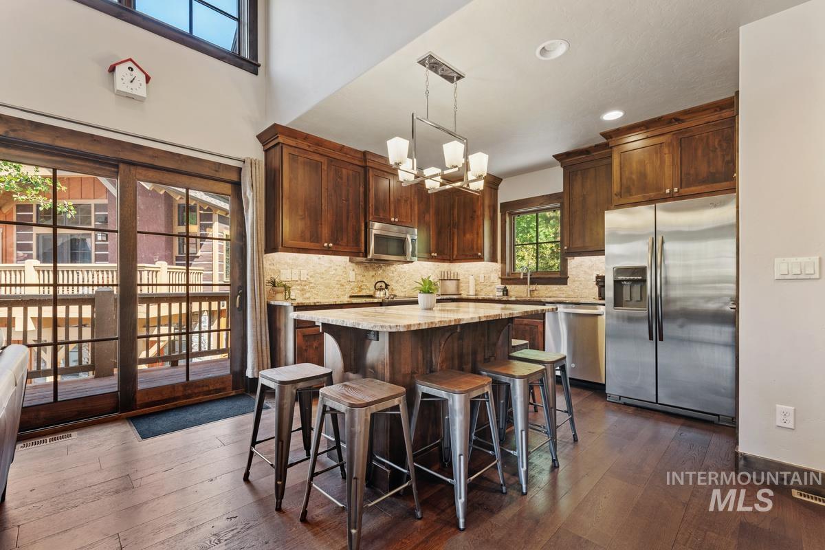 86 Golden Bar Ct, Donnelly, Idaho 83615, 3 Bedrooms, 4 Bathrooms, Residential For Sale, Price $1,369,000, 98998789