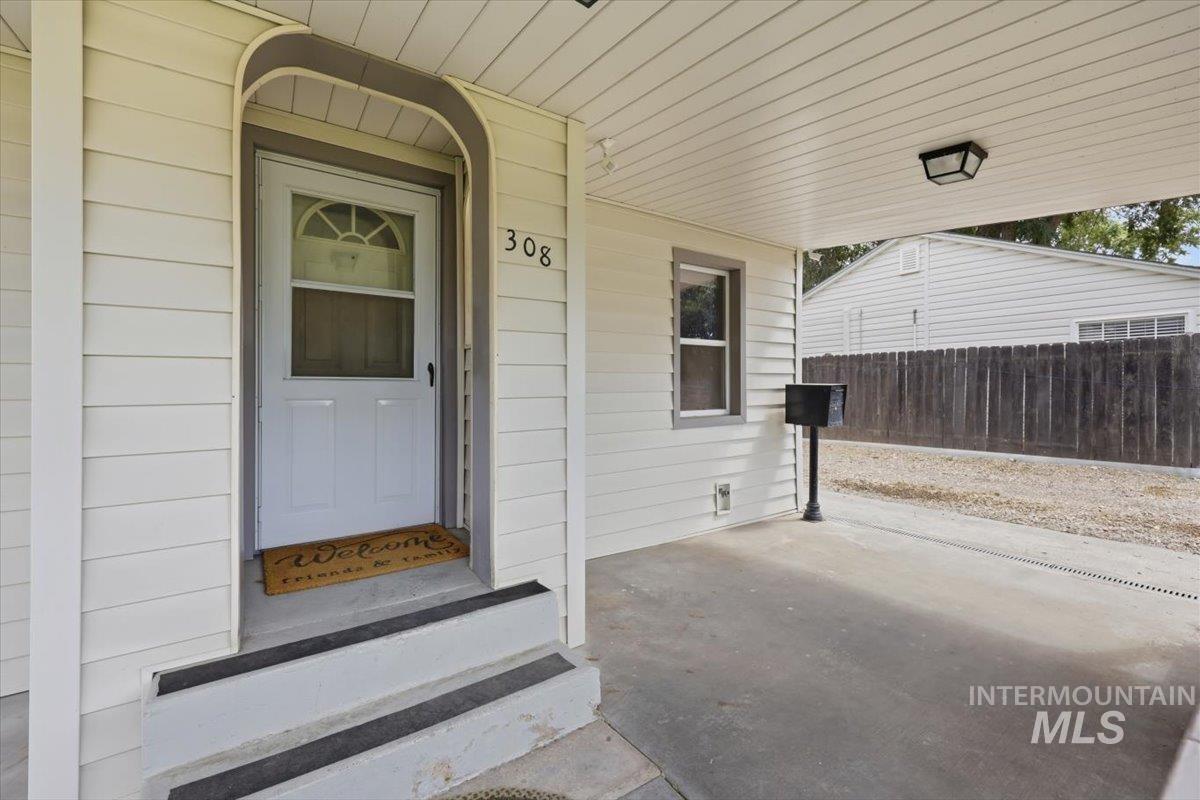 308 S Garland St, Nampa, Idaho 83686, 4 Bedrooms, 2 Bathrooms, Residential For Sale, Price $374,900, 98998791