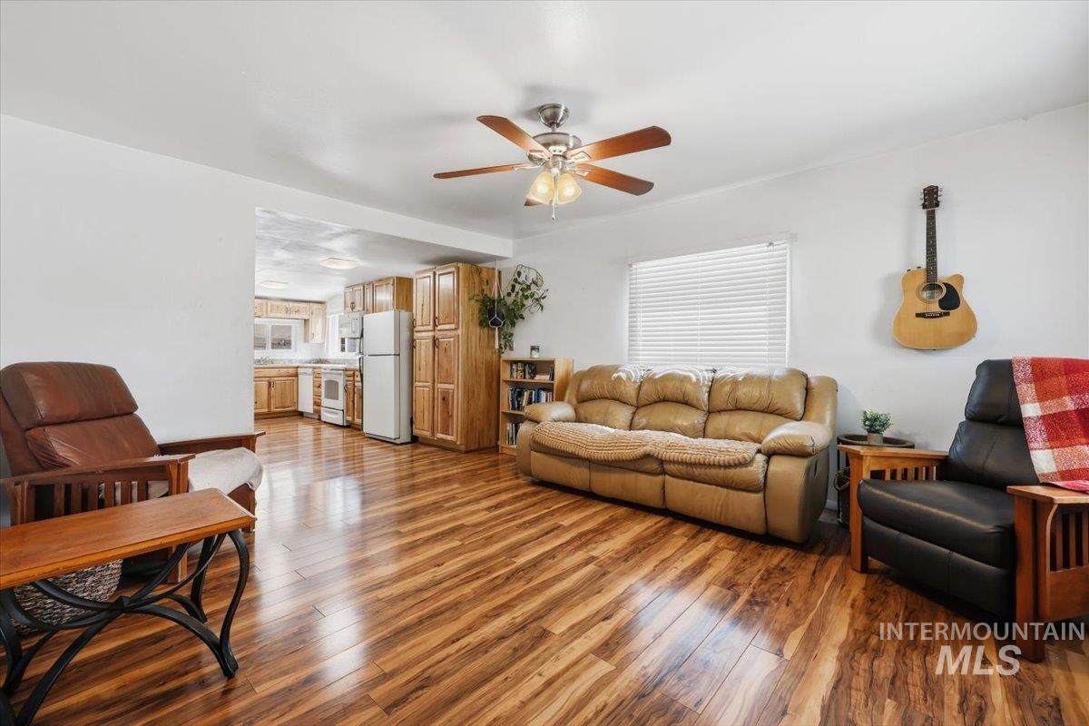 308 S Garland St, Nampa, Idaho 83686, 4 Bedrooms, 2 Bathrooms, Residential For Sale, Price $374,900, 98998791