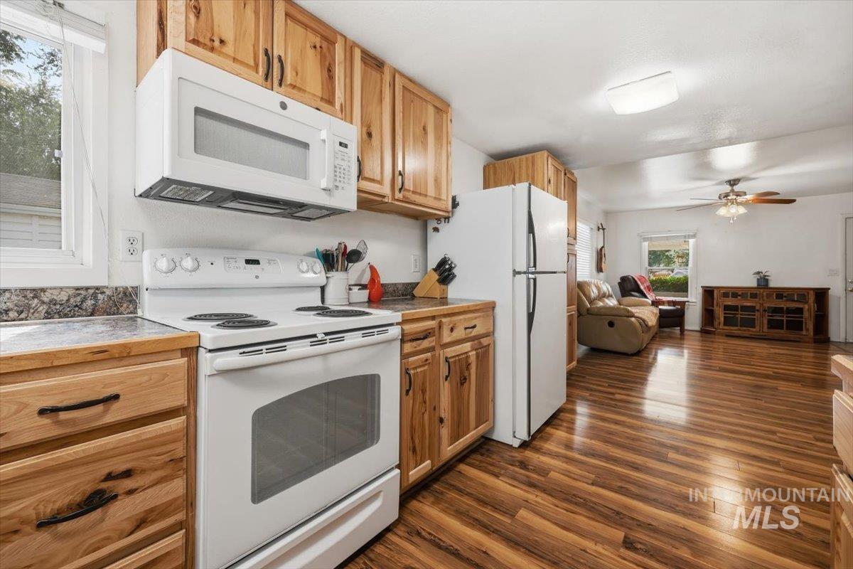 308 S Garland St, Nampa, Idaho 83686, 4 Bedrooms, 2 Bathrooms, Residential For Sale, Price $374,900, 98998791