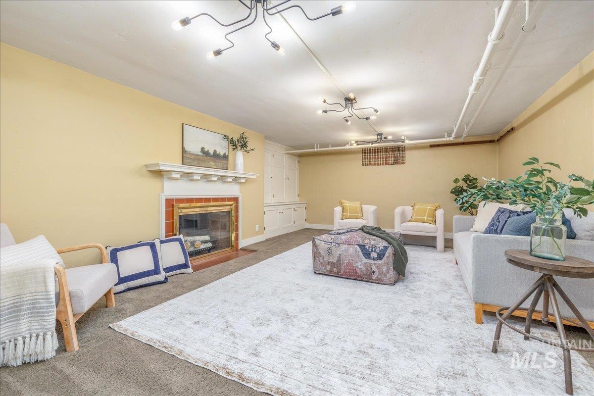 1424 E Warm Springs Ave, Boise, Idaho 83712, 4 Bedrooms, 2.5 Bathrooms, Residential For Sale, Price $1,475,000, 98998793