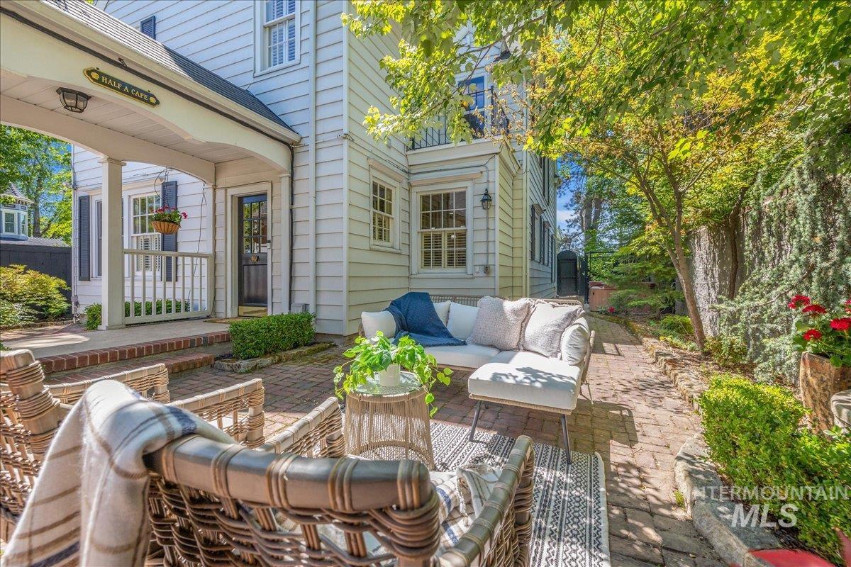 1424 E Warm Springs Ave, Boise, Idaho 83712, 4 Bedrooms, 2.5 Bathrooms, Residential For Sale, Price $1,475,000, 98998793