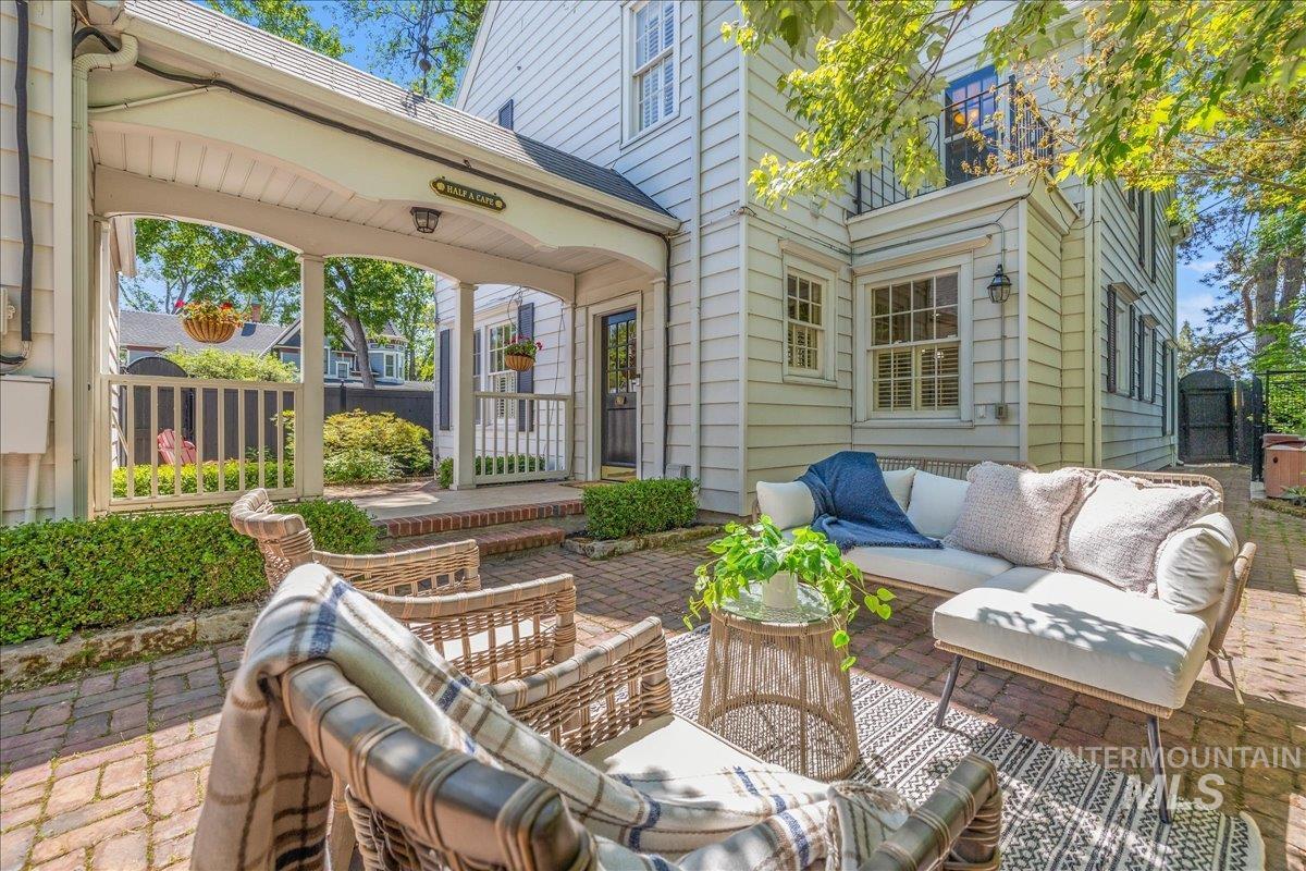 1424 E Warm Springs Ave, Boise, Idaho 83712, 4 Bedrooms, 2.5 Bathrooms, Residential For Sale, Price $1,475,000, 98998793
